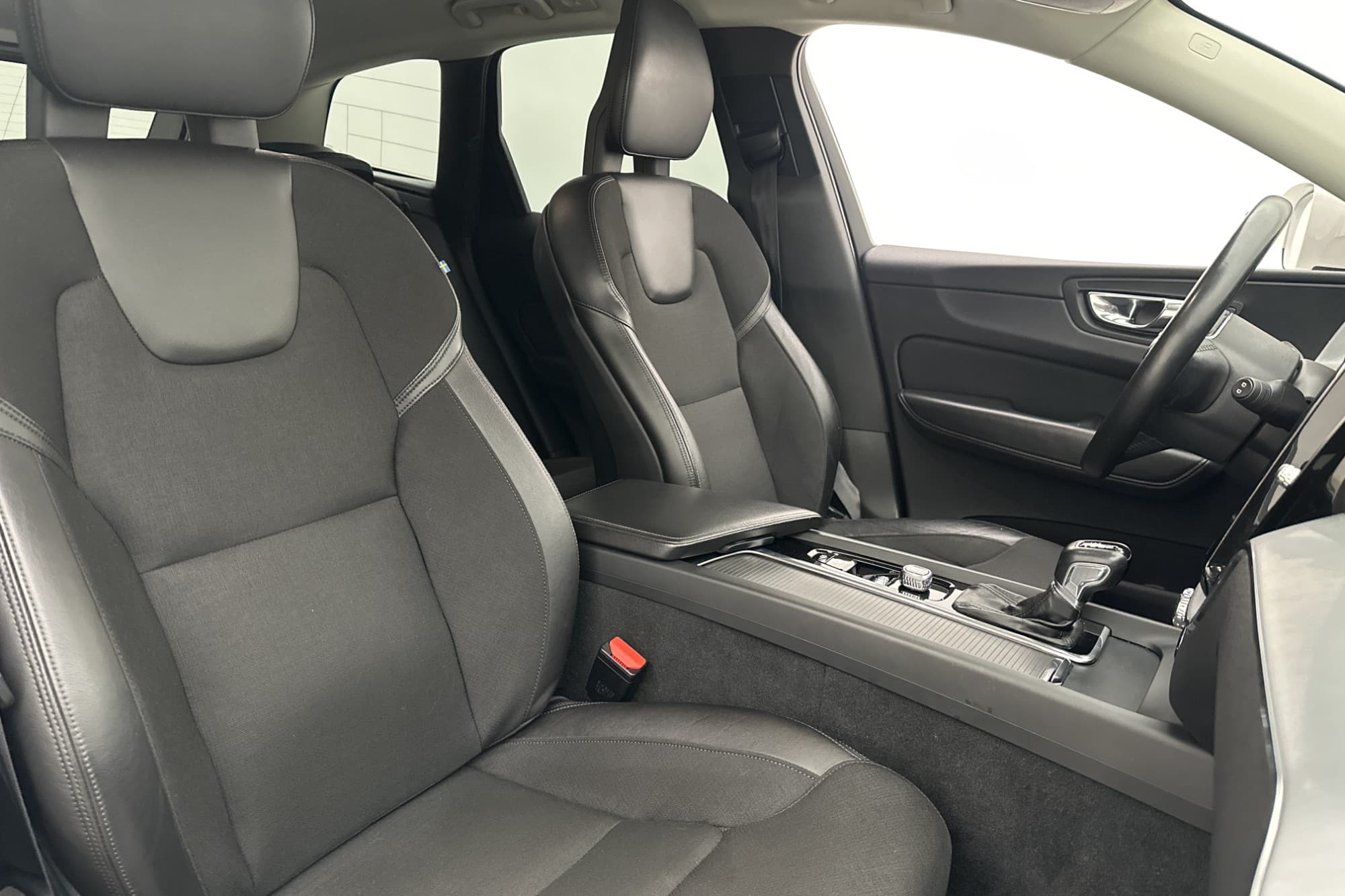 Volvo XC60 D4 AWD 190hk Momentum Värmare VOC Drag Adaptiv