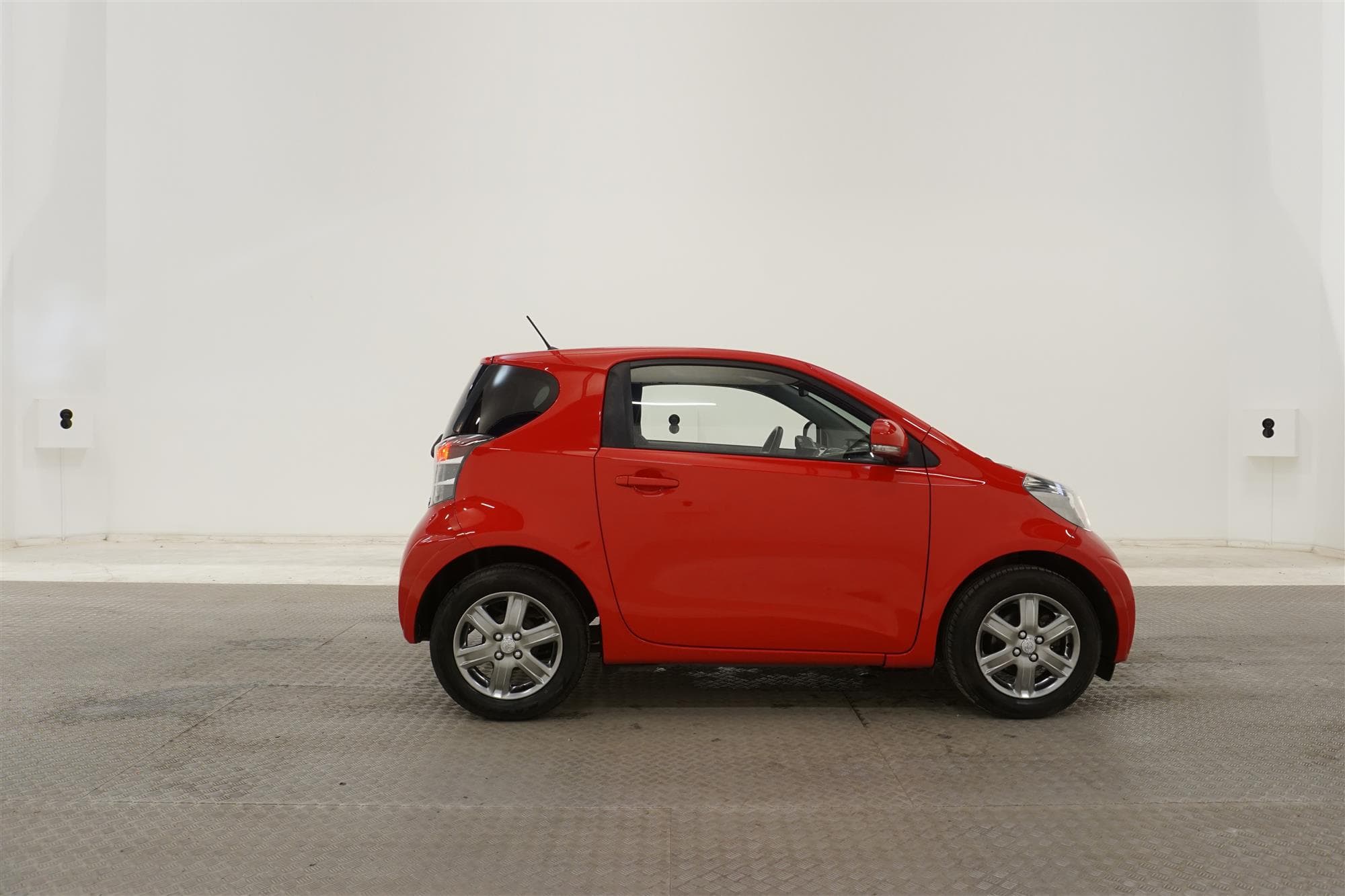 Toyota iQ 1.0 VVT-i  68hk Låg Skatt 0,44L/mil 