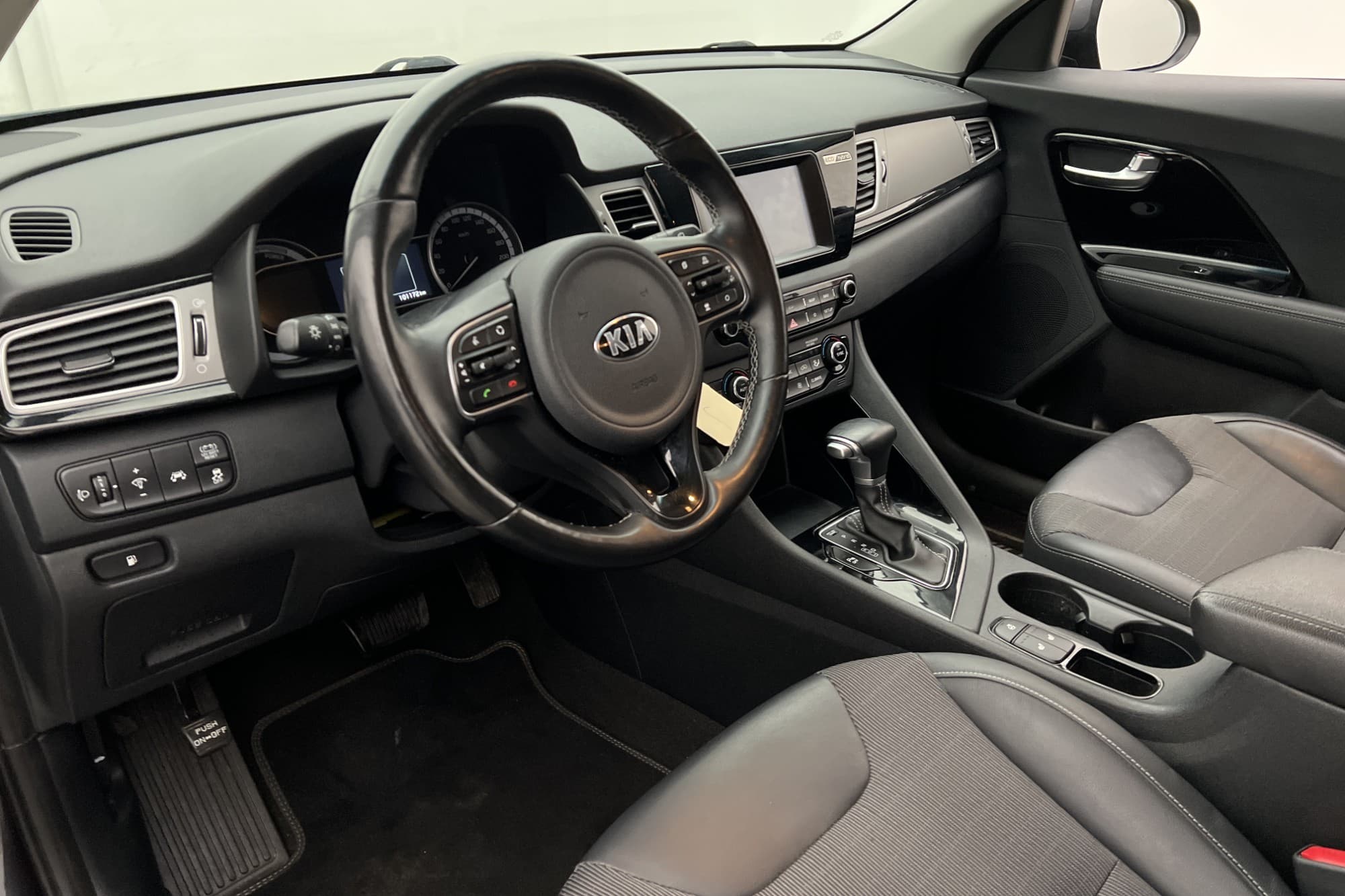 Kia Niro Hybrid 141hk Advance Plus Kamera Navi Dragkrok