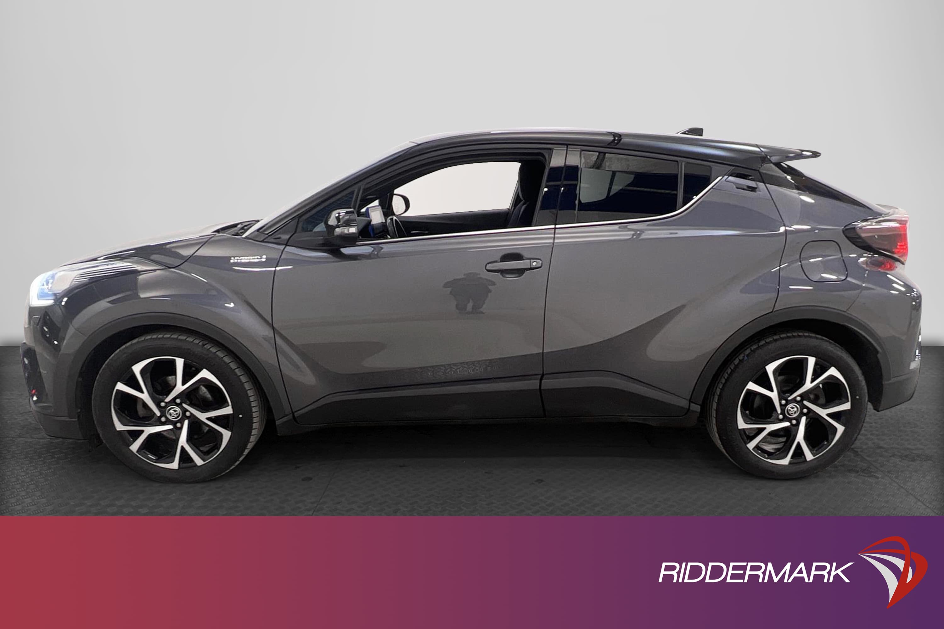 Toyota C-HR Hybrid CVT 122hk