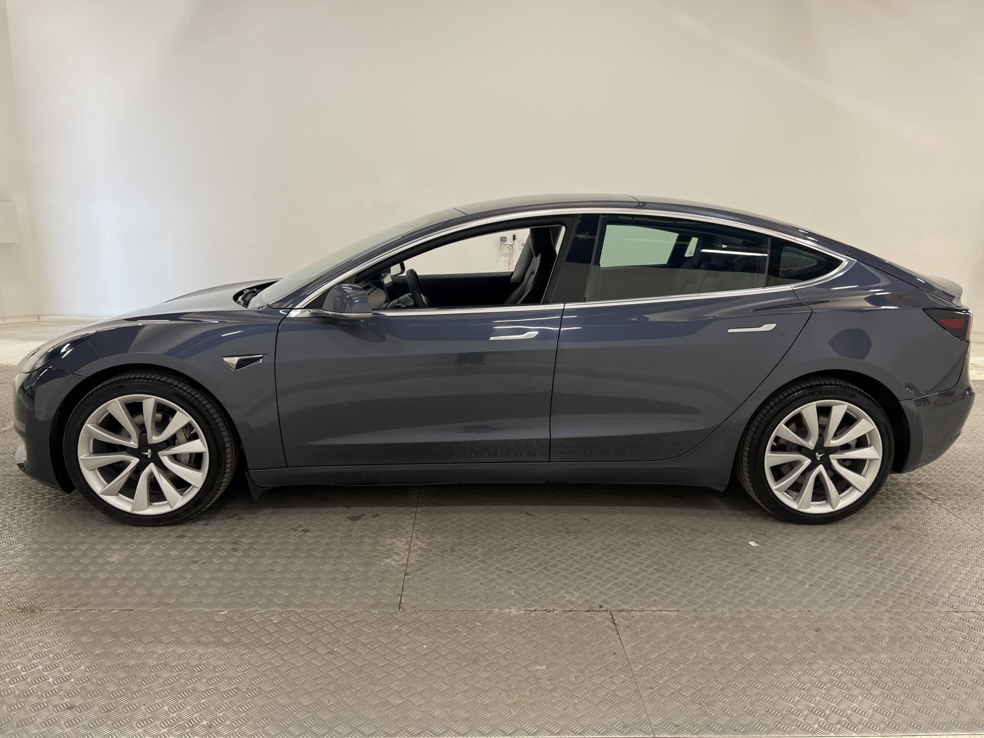 Tesla Model 3 Long Range AWD 440hk