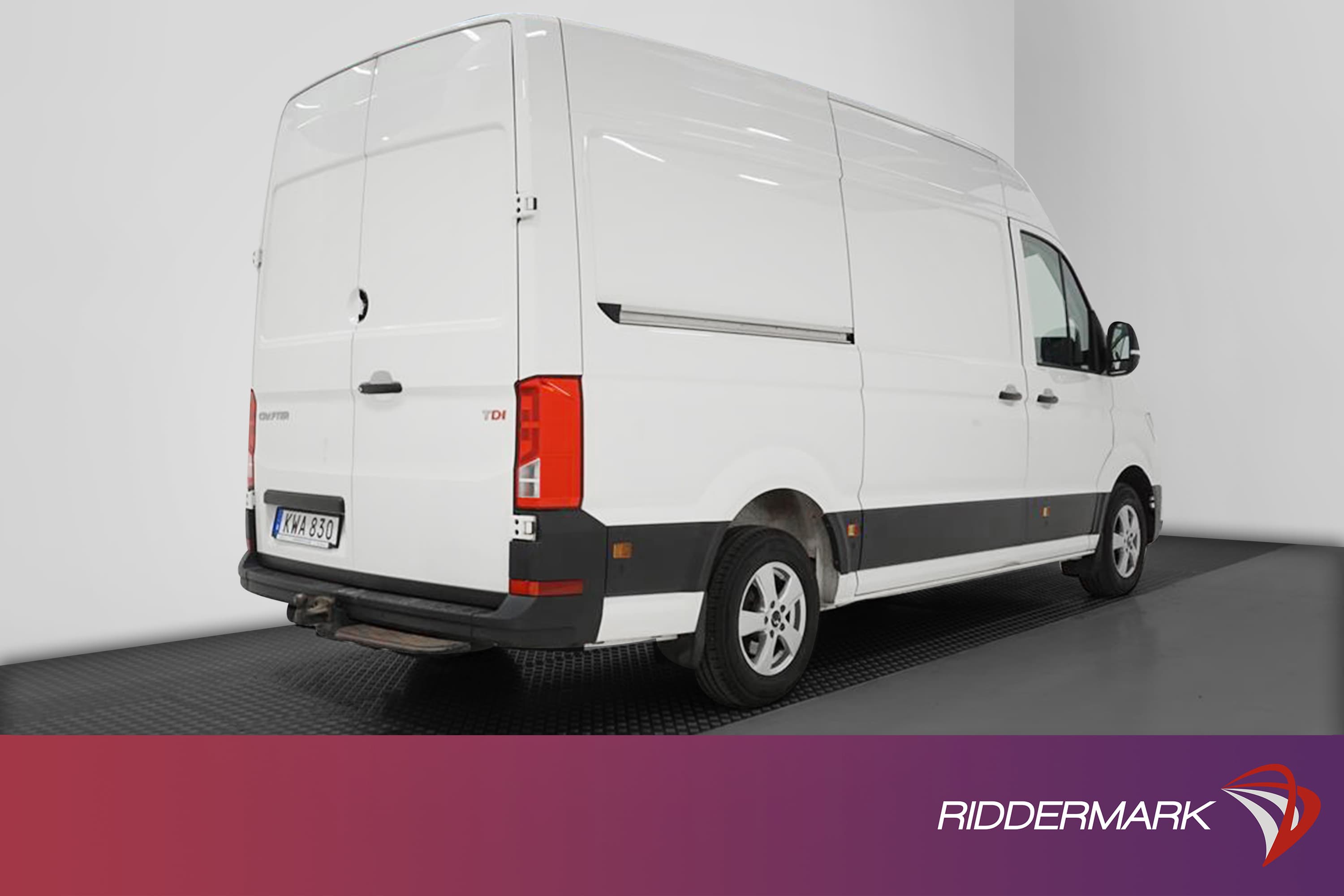 Volkswagen Crafter 2.0TDI Automat 177hk L2H2 Värmare Moms exteriör