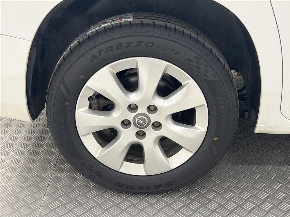 Opel Combo 1.5 CDTI Eu6 100hk PDC Navi Drag Nyservad Moms interiör