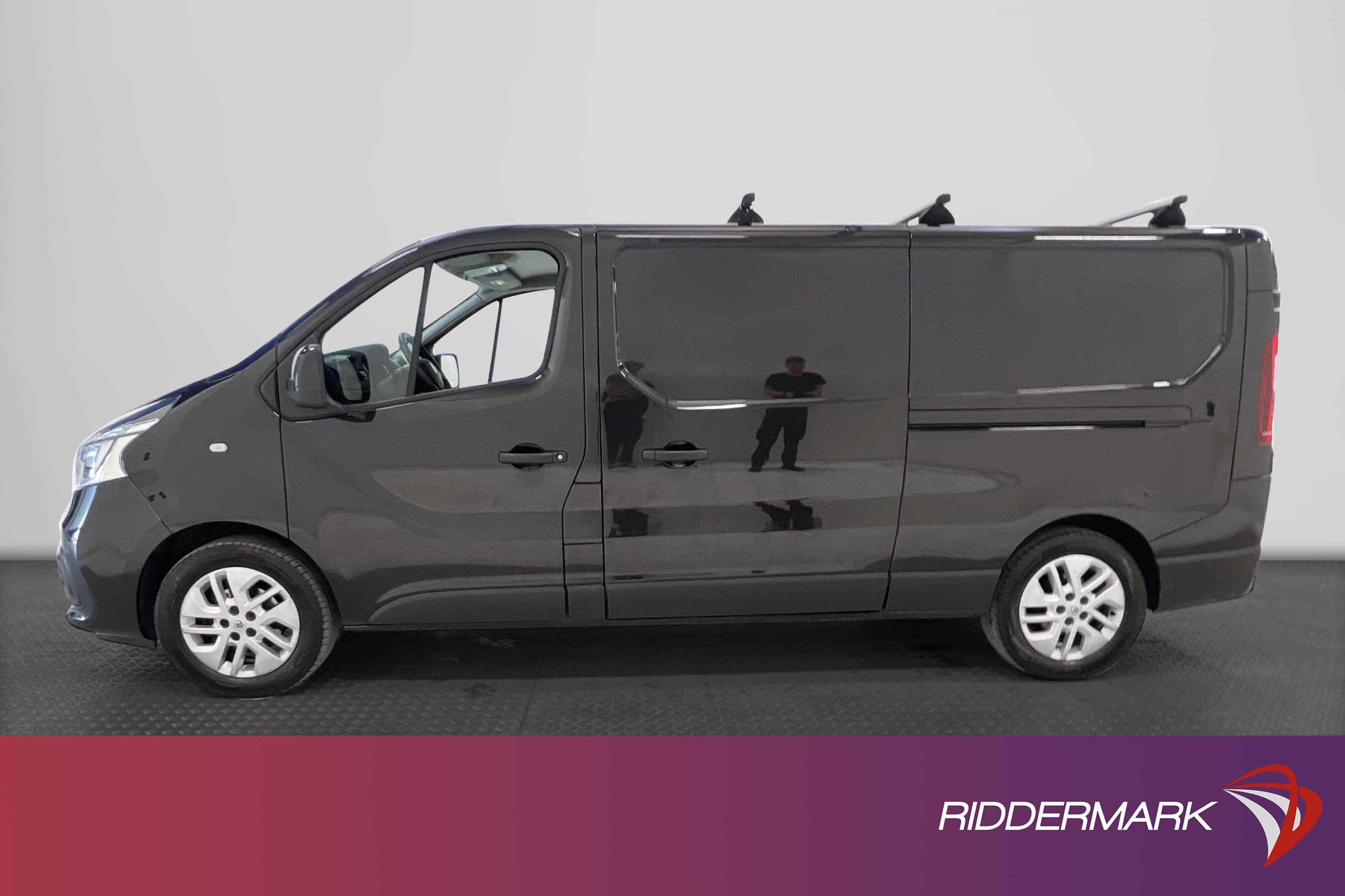 Renault Trafic 2.0dCi 170hk L2 Värmare 3-sits Dragkrok Moms