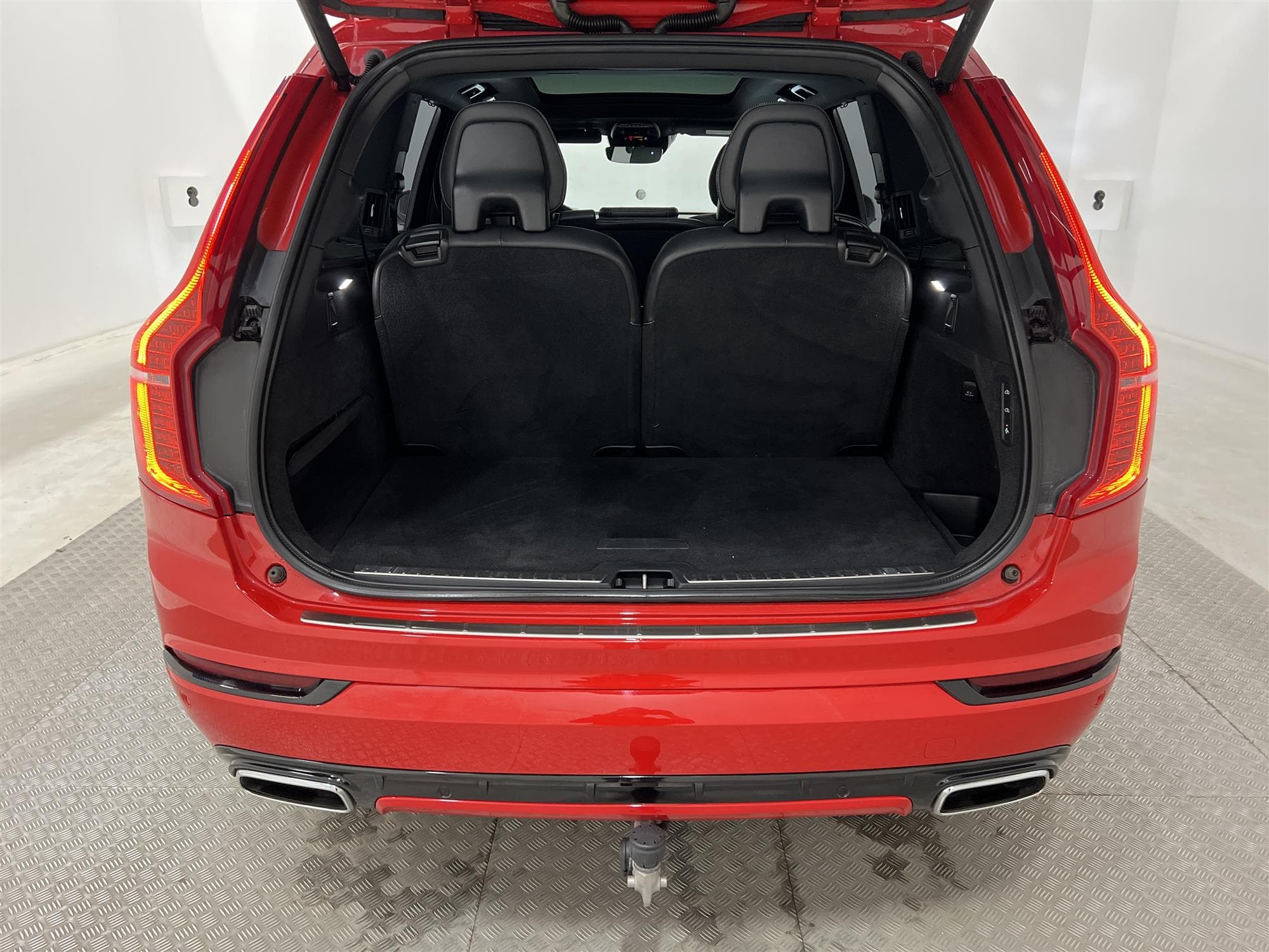 Volvo XC90 D5 AWD 225hk R-Design 7-sits B&W Pano 360° Drag