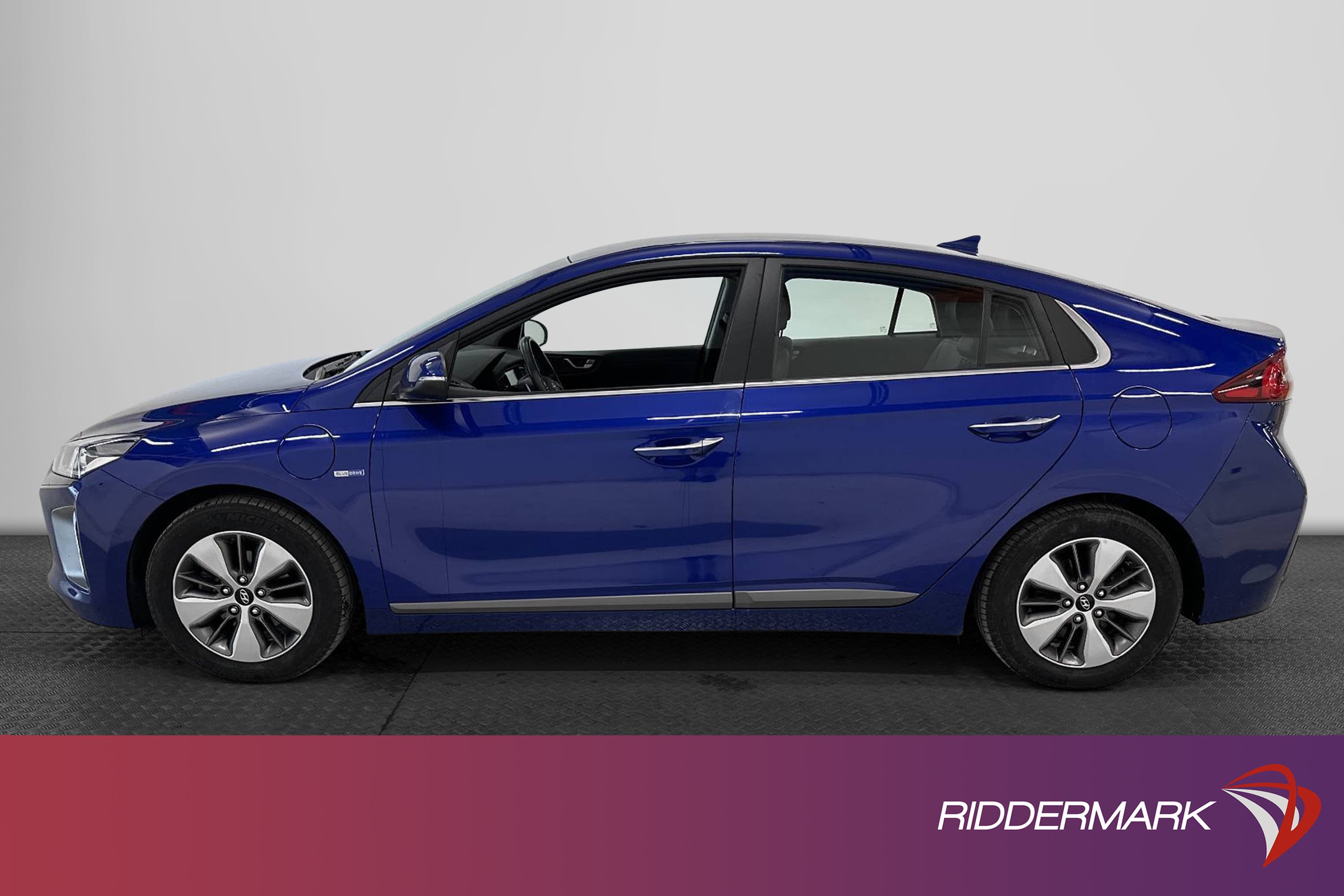 Hyundai IONIQ Plug-in 164hk Premium Plus Backkamera Skinn