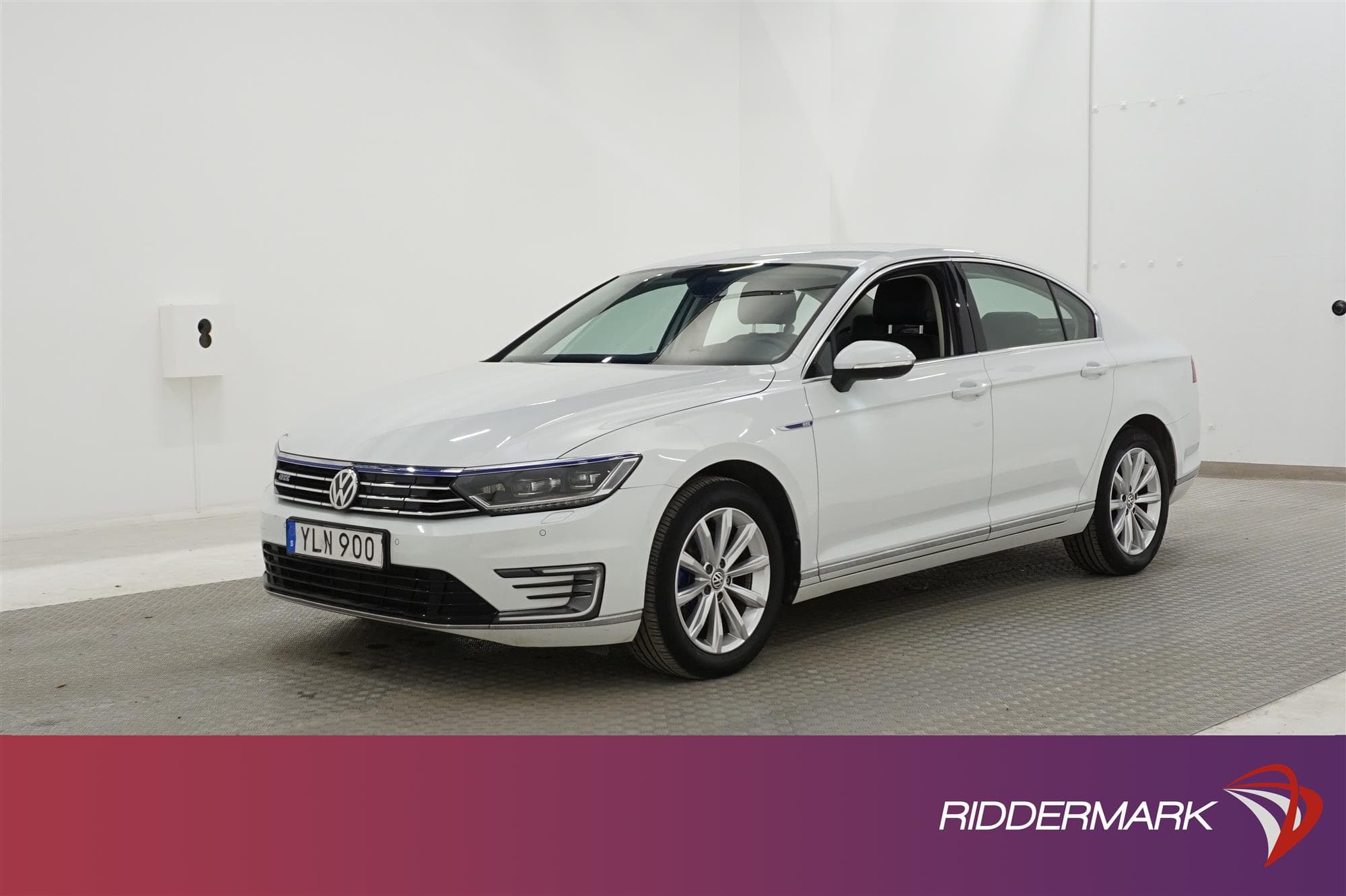 Volkswagen Passat GTE 218hk