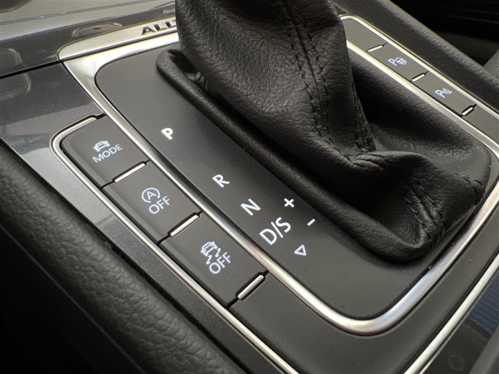 Volkswagen Golf Alltrack 2.0 TDI 4M D-Värm Cockpit B-Kamerainteriör