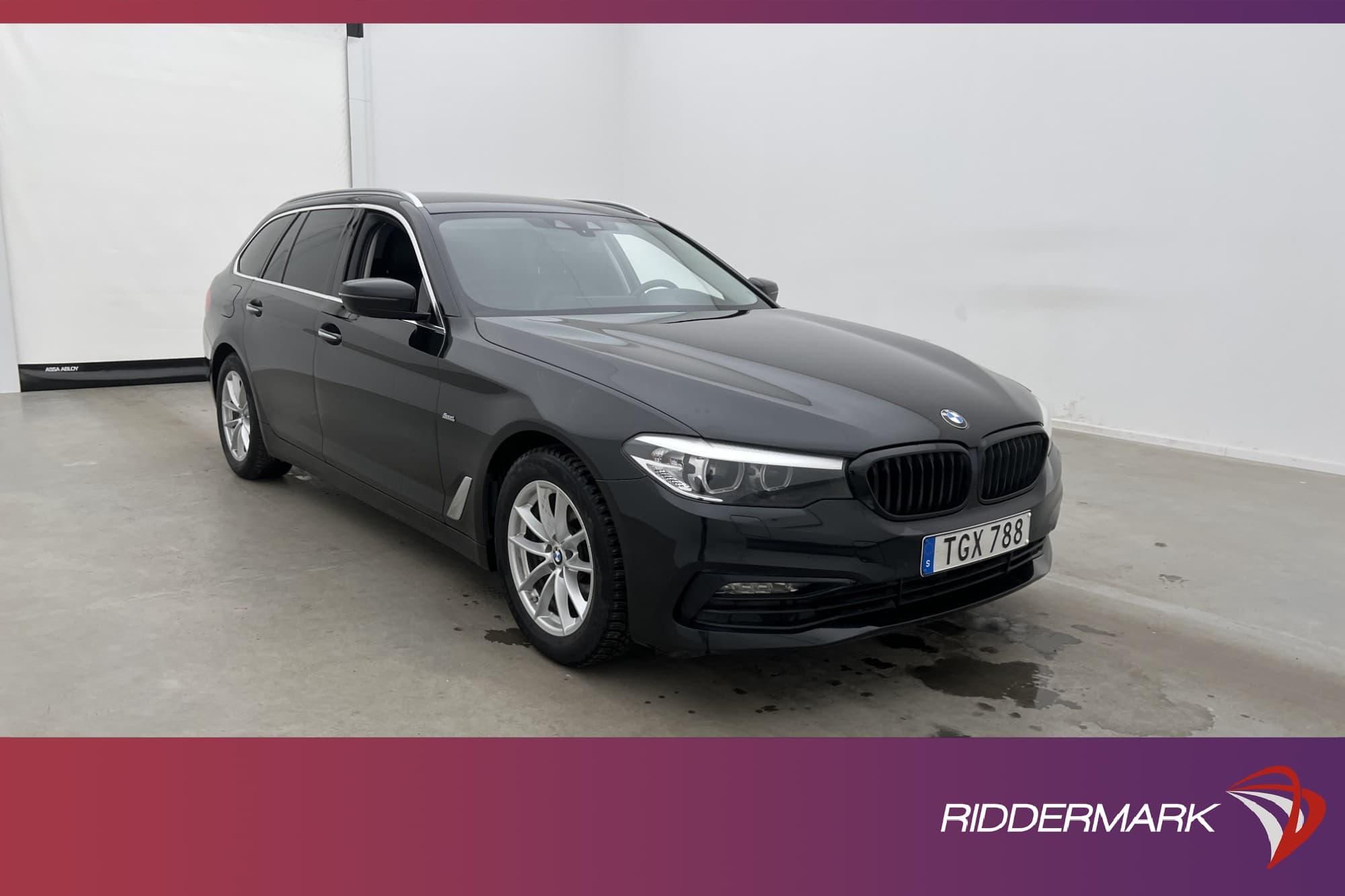 BMW 520 d Touring 190hk Sport line Värmare Kamera Skinn Navi