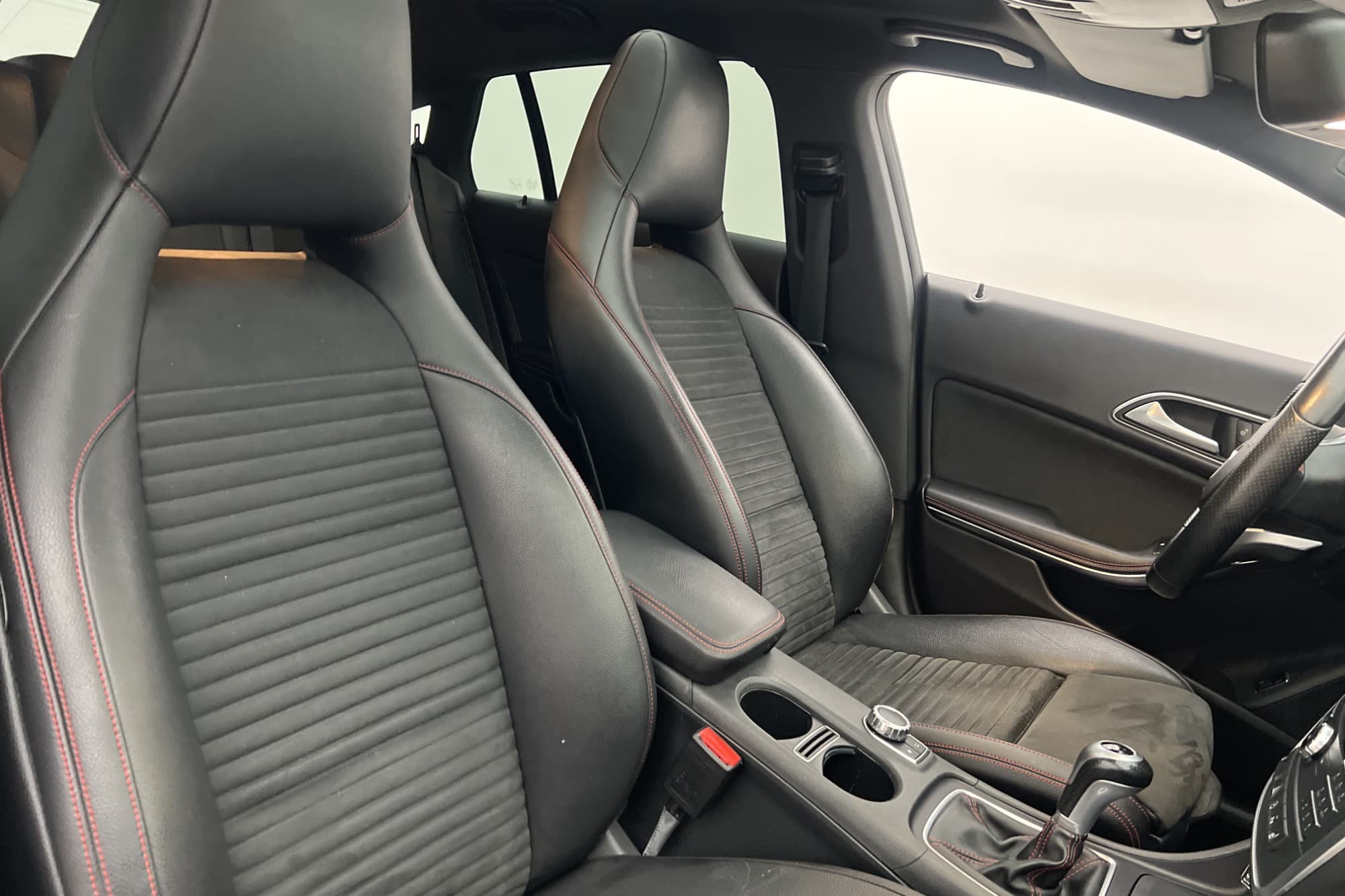 Mercedes-Benz CLA 200 Shooting Brake AMG Panorama Sensorer