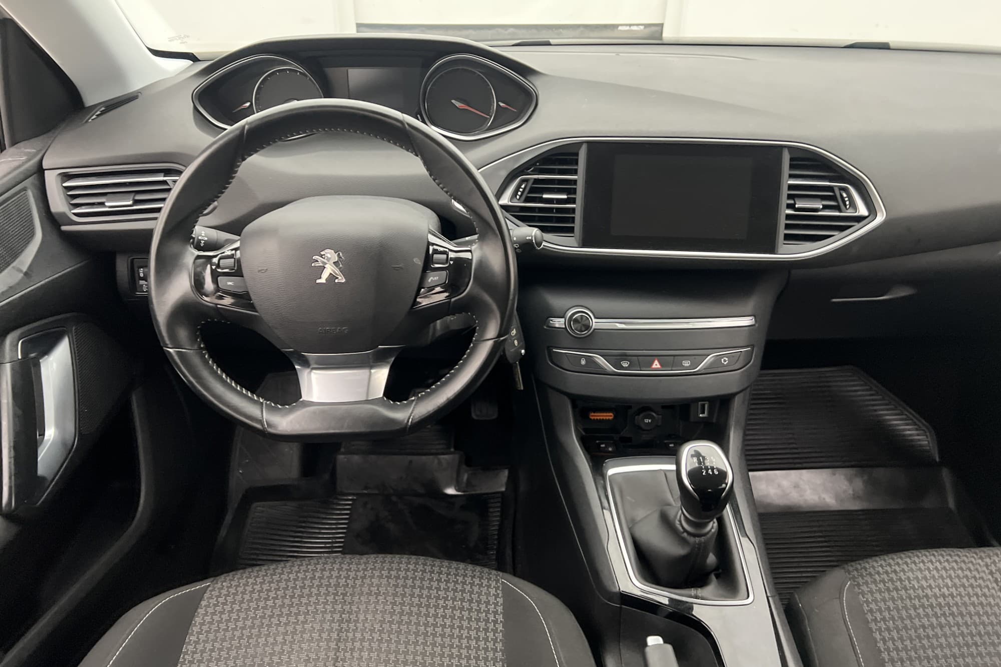 Peugeot 308 1.2 e-THP 130hk Active Sensorer Farthållare