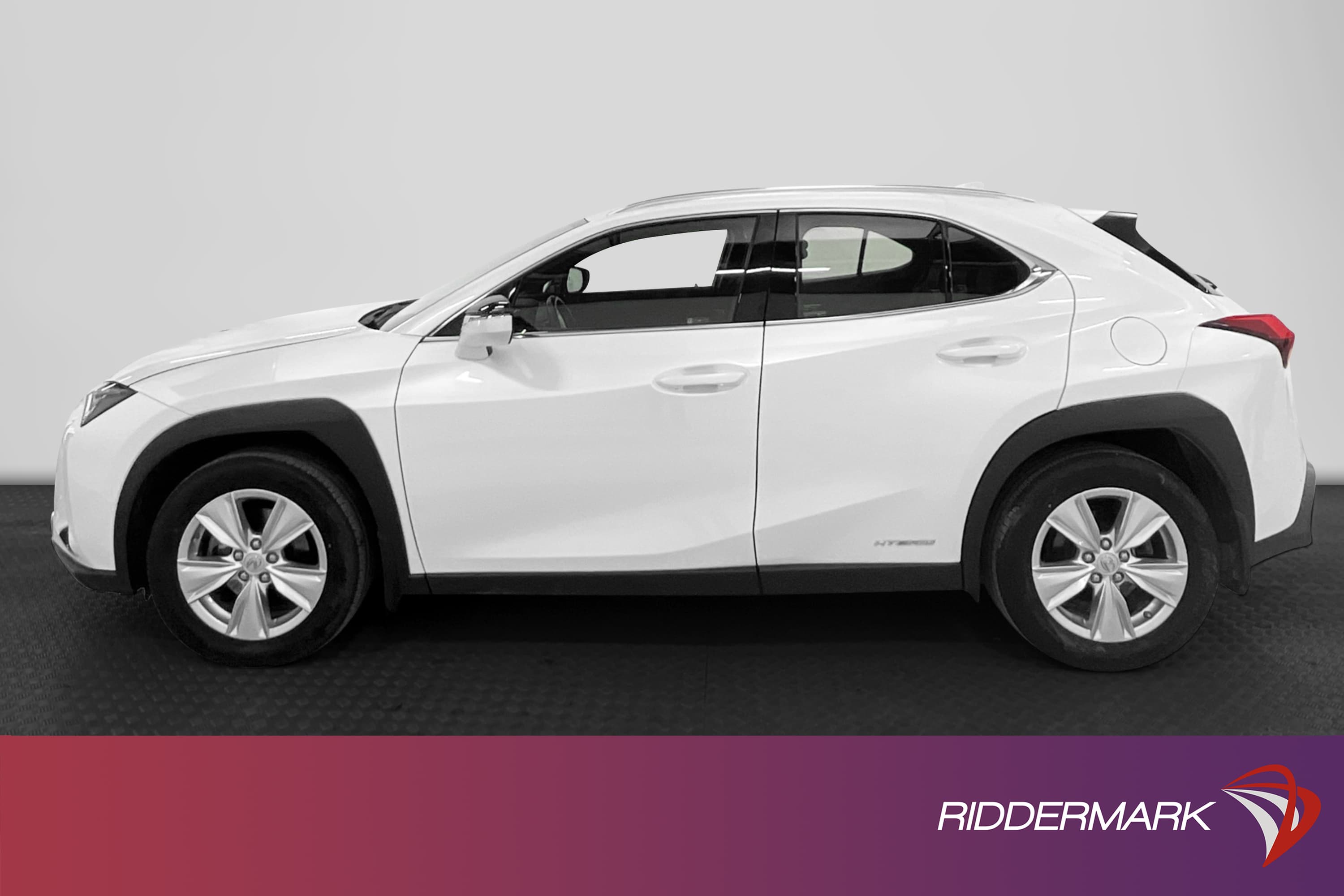 Lexus UX 250h E-Four CVT 184hk