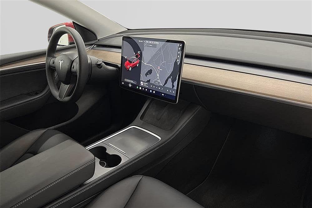 Tesla Model Y Long Range Dual AWD Pano Premium Svensksåld interiör