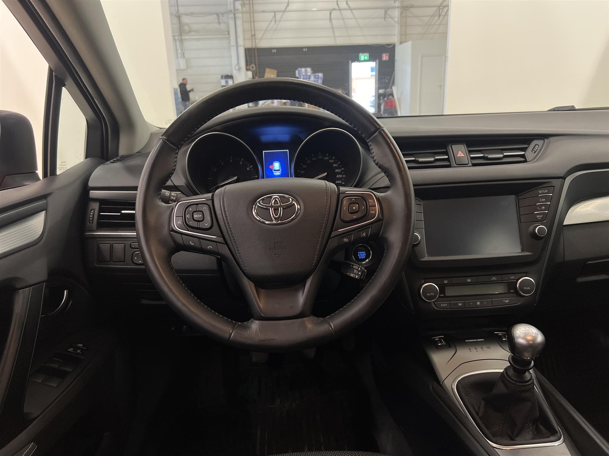 Toyota Avensis 1.8 147hk Skinn Backkamera 1 Brukare  