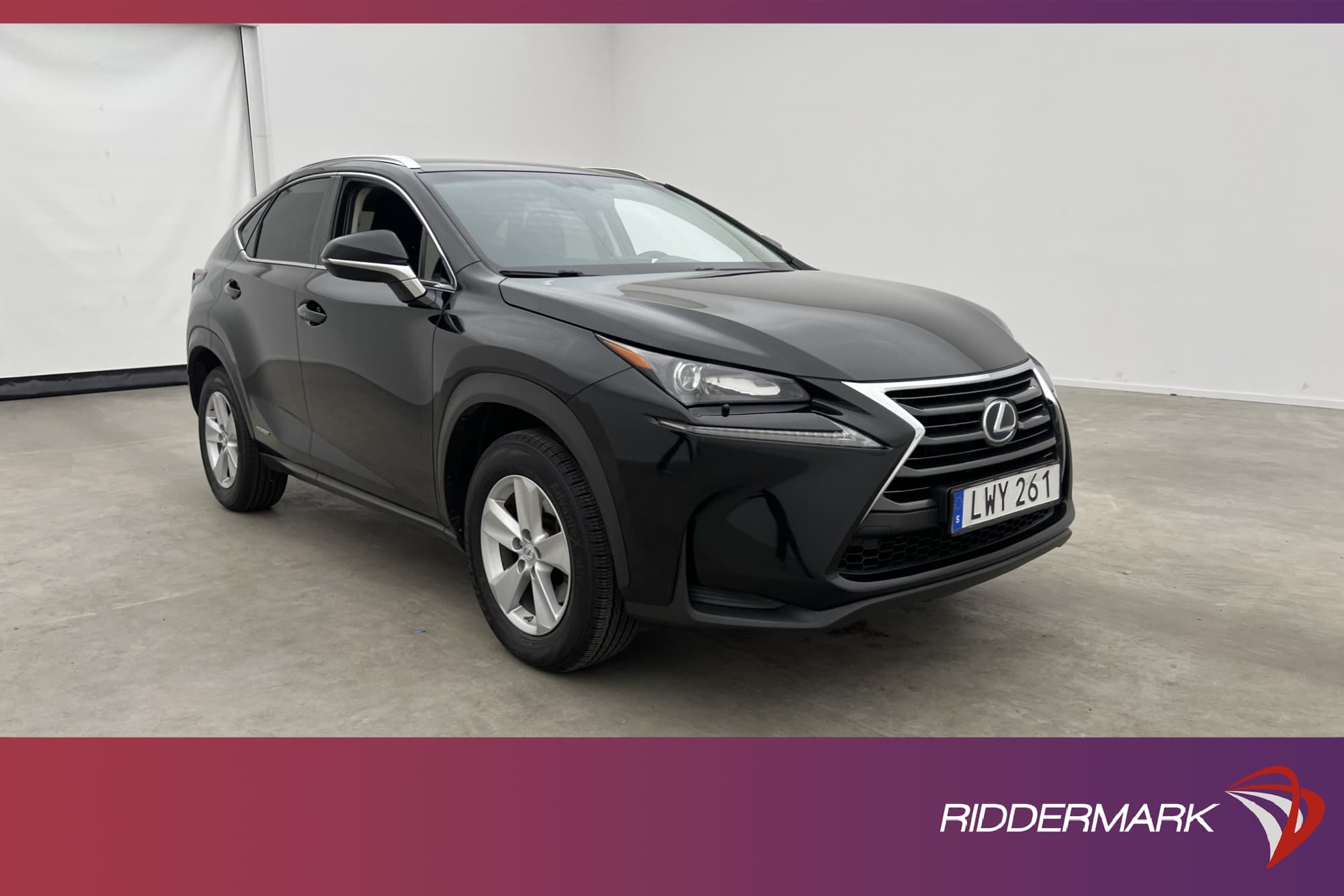 Lexus NX 300h 2.5 AWD 197hk