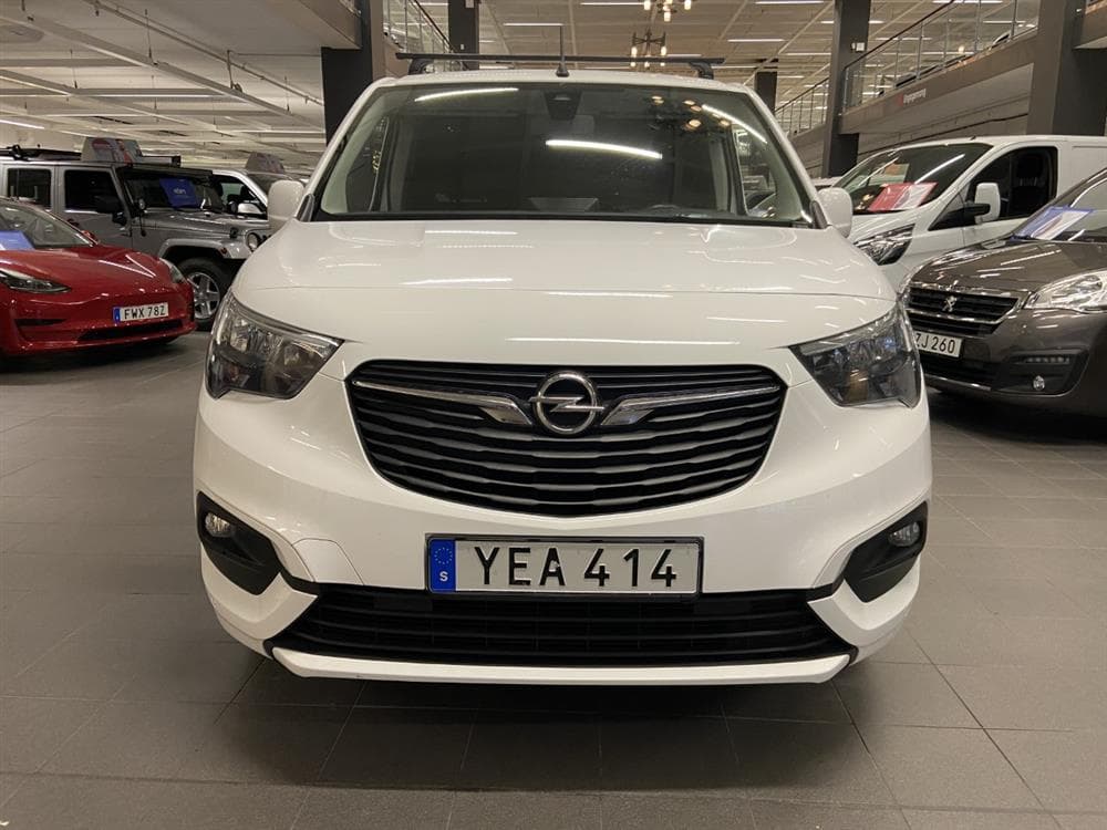 Opel Combo 1.5 CDTI Eu6 100hk PDC Navi Drag Nyservad Moms exteriör