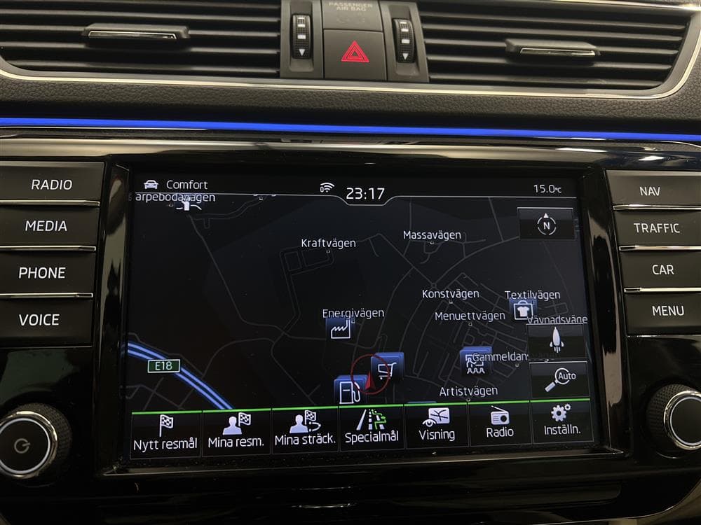 Skoda Superb 2.0 TDI Kombi 190hk L&K Pano Navi D-Värm Skinn