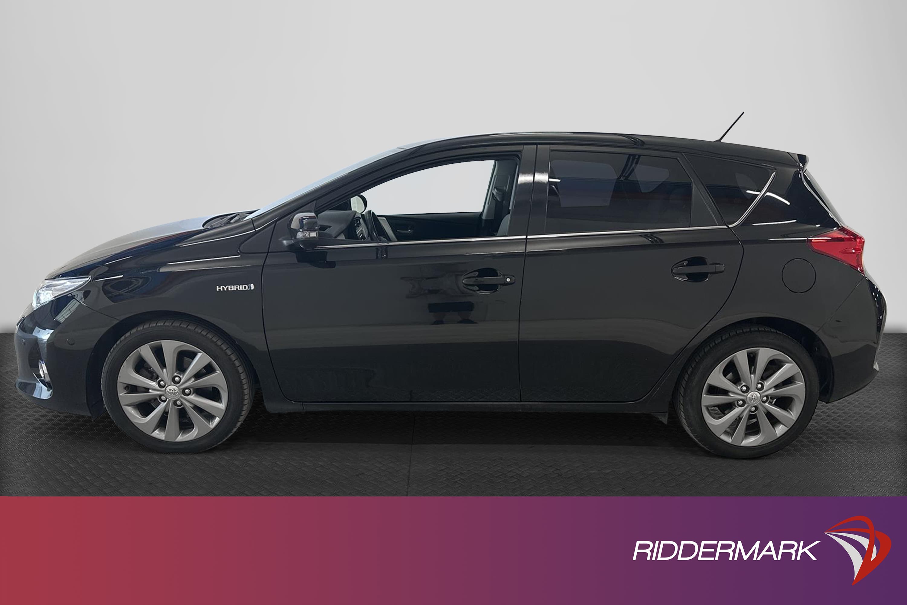 Toyota Auris Hybrid e-CVT 136hk 1 Bruk 360kr Skatt 0,39L/mil