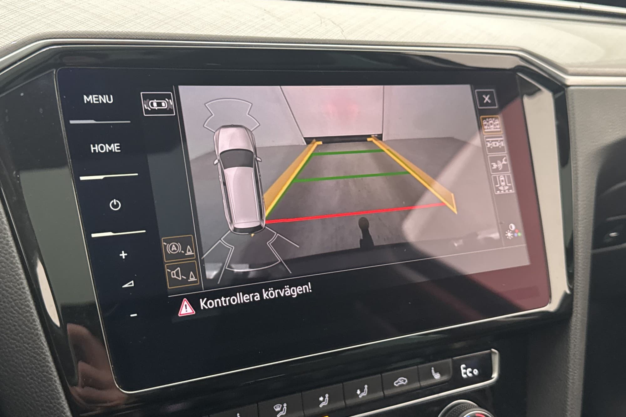 Volkswagen Passat GTE Panorama Dynaudio Cockpit Värm Drag