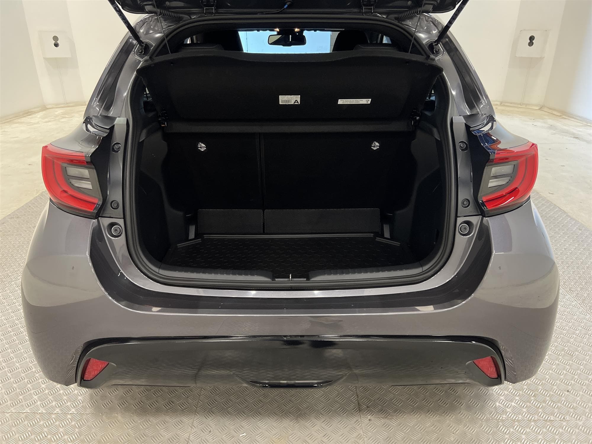 Toyota Yaris Hybrid 116hk 1 Brukare B-Kam Style Paket 