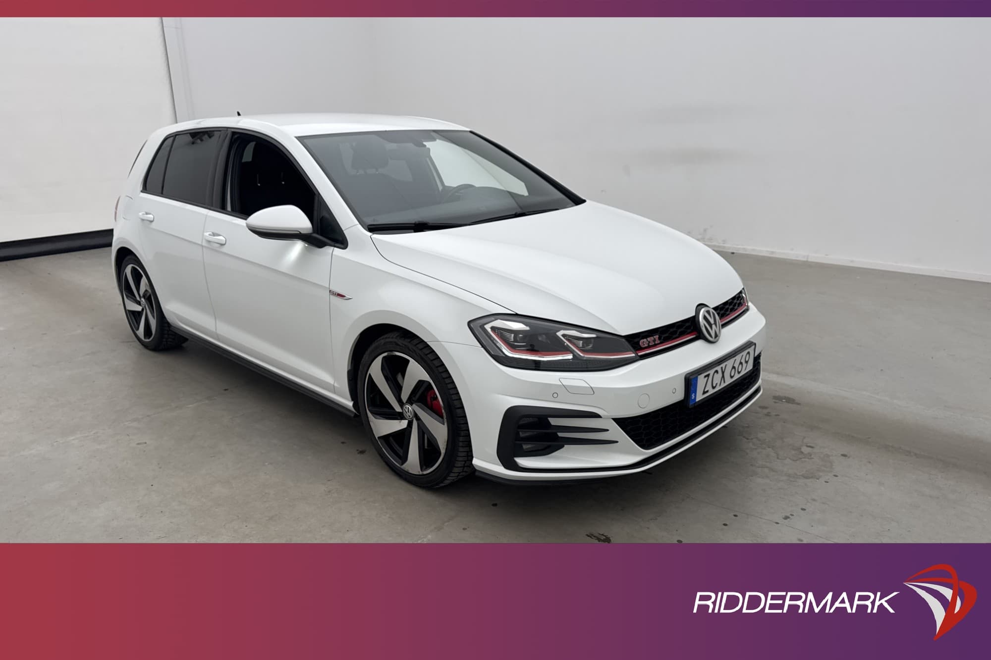 Volkswagen Golf GTI Performance 245hk Cockpit Kamera CarPlay