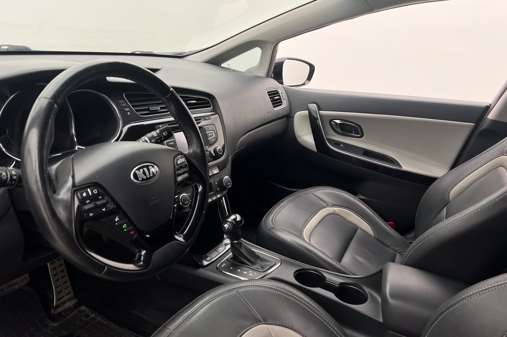Kia Ceed 1.6 CRDi 128hk Special Edt Skinn Elstol Kamera