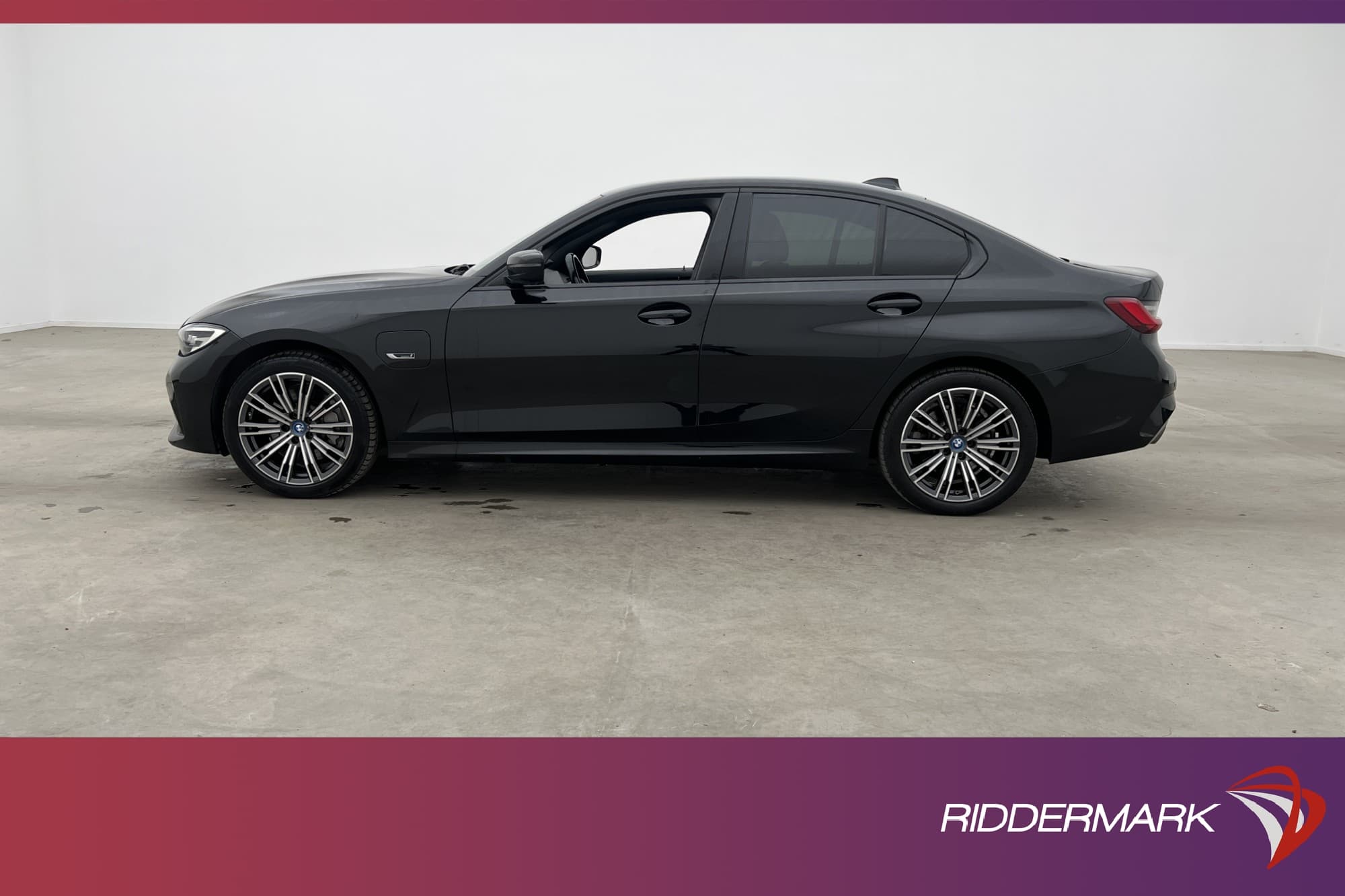 BMW 330e xDrive Sedan 292hk M Sport MOMS Cockpit Navi B-kam