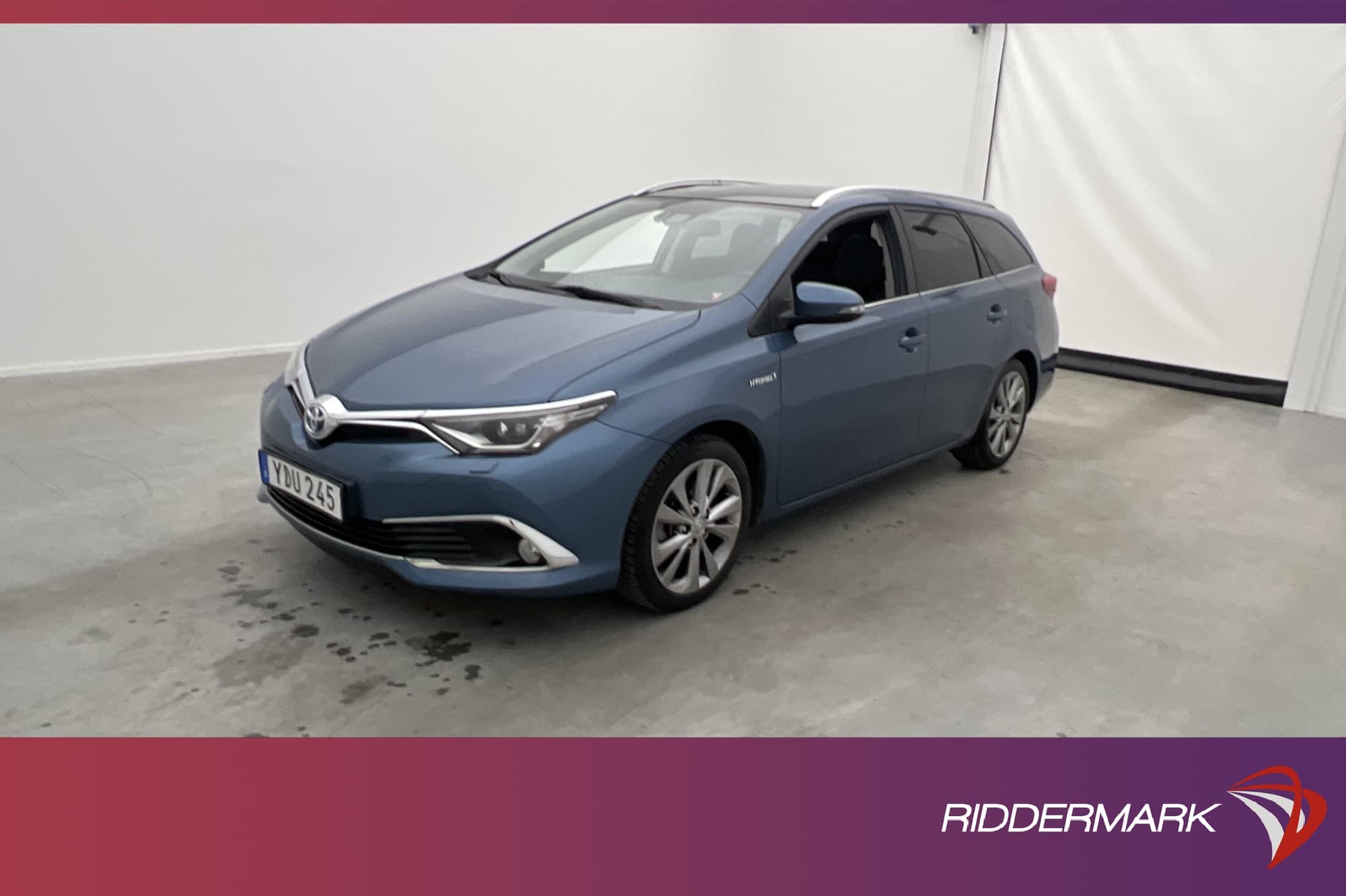 Toyota Auris Touring Hybrid 136hk