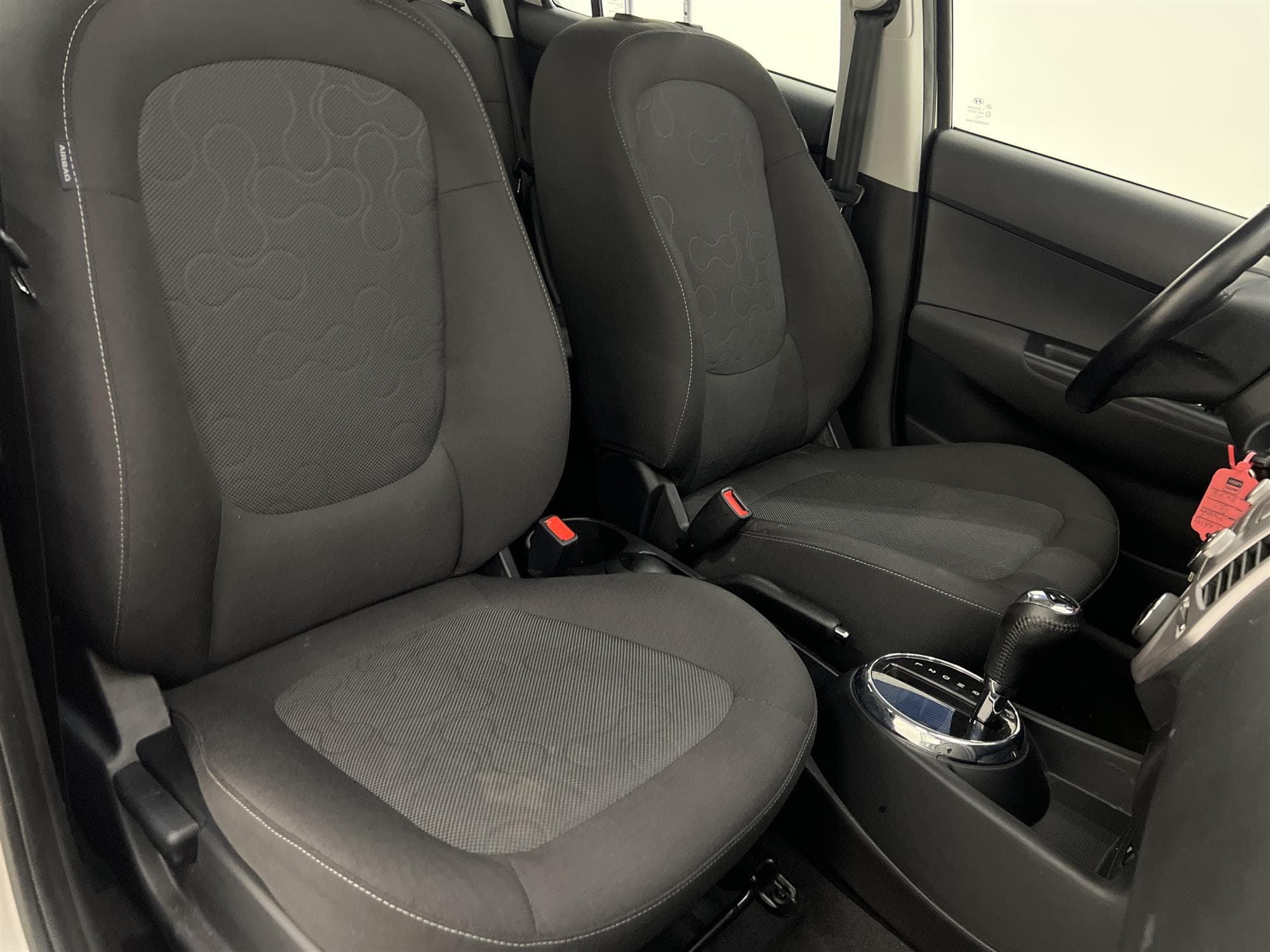 Hyundai i20 1.4 101hk 2 Brukare Nyservad Låg Skatt 