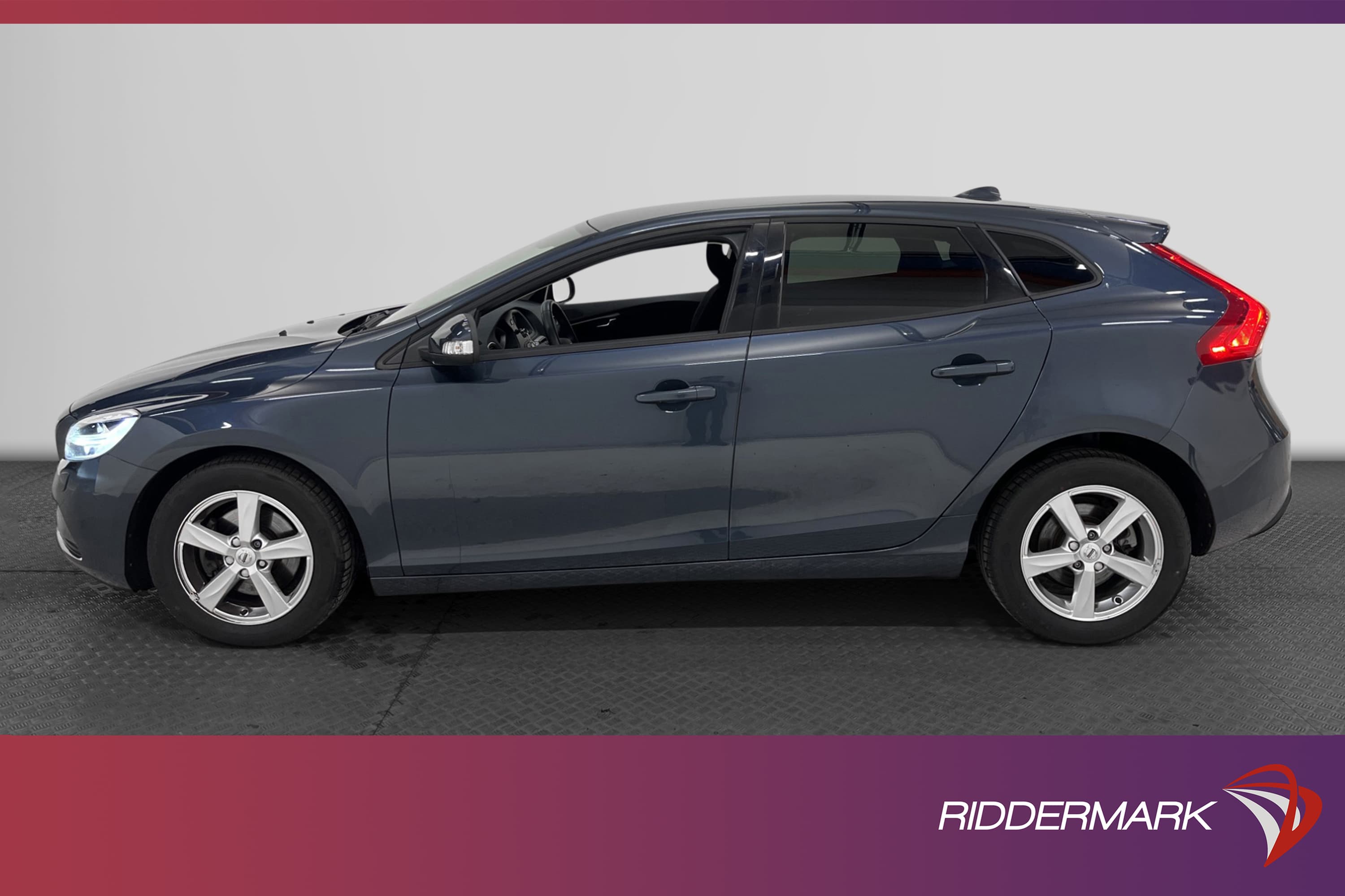 Volvo V40 T2 122hk