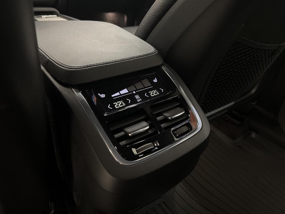 Volvo XC90 D5  AWD Inscription VOC Värmare Kamera Drag Naviinteriör