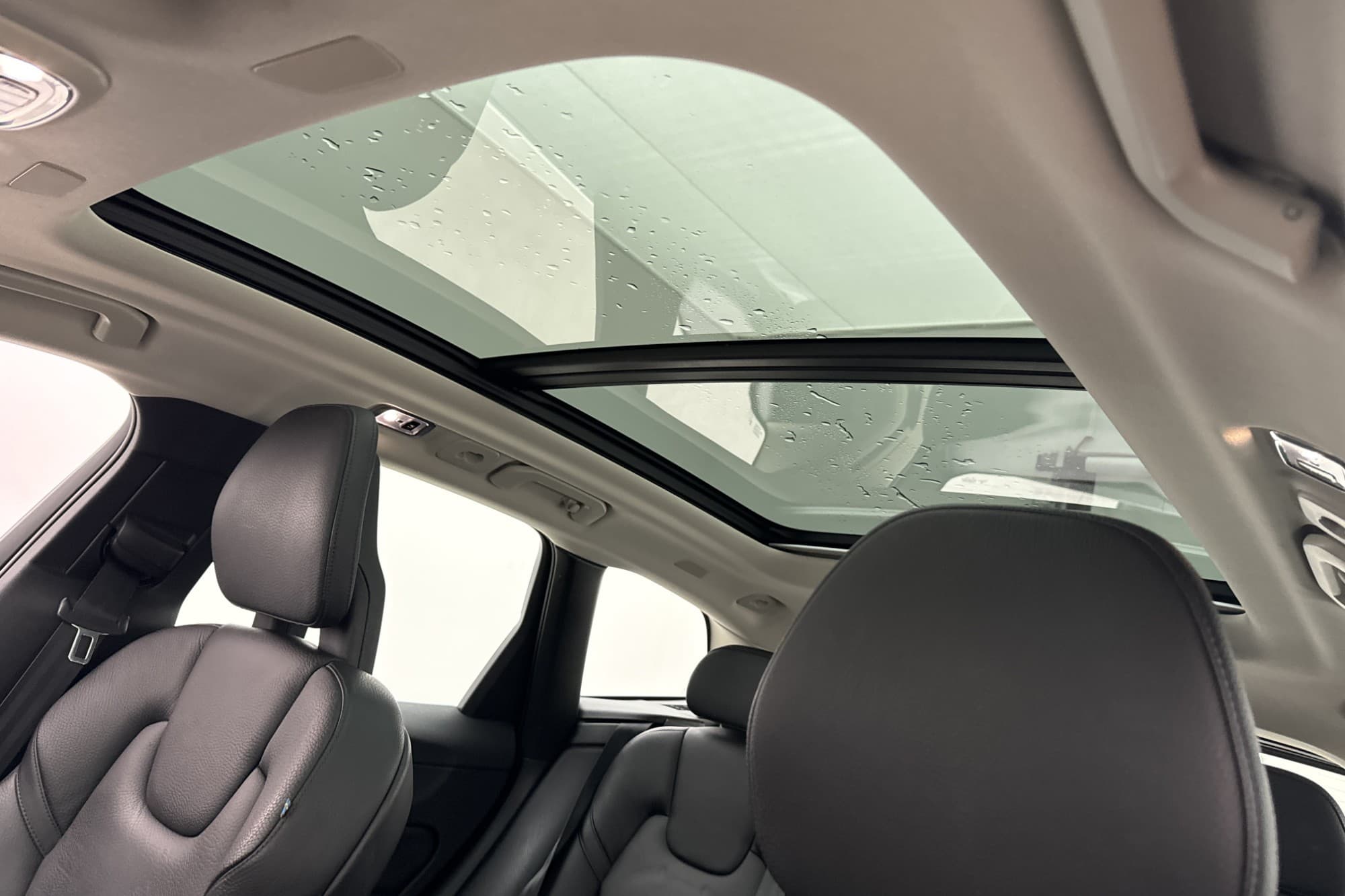 Volvo XC60 T8 AWD Inscription VOC Pano Värm Luft Skinn Drag