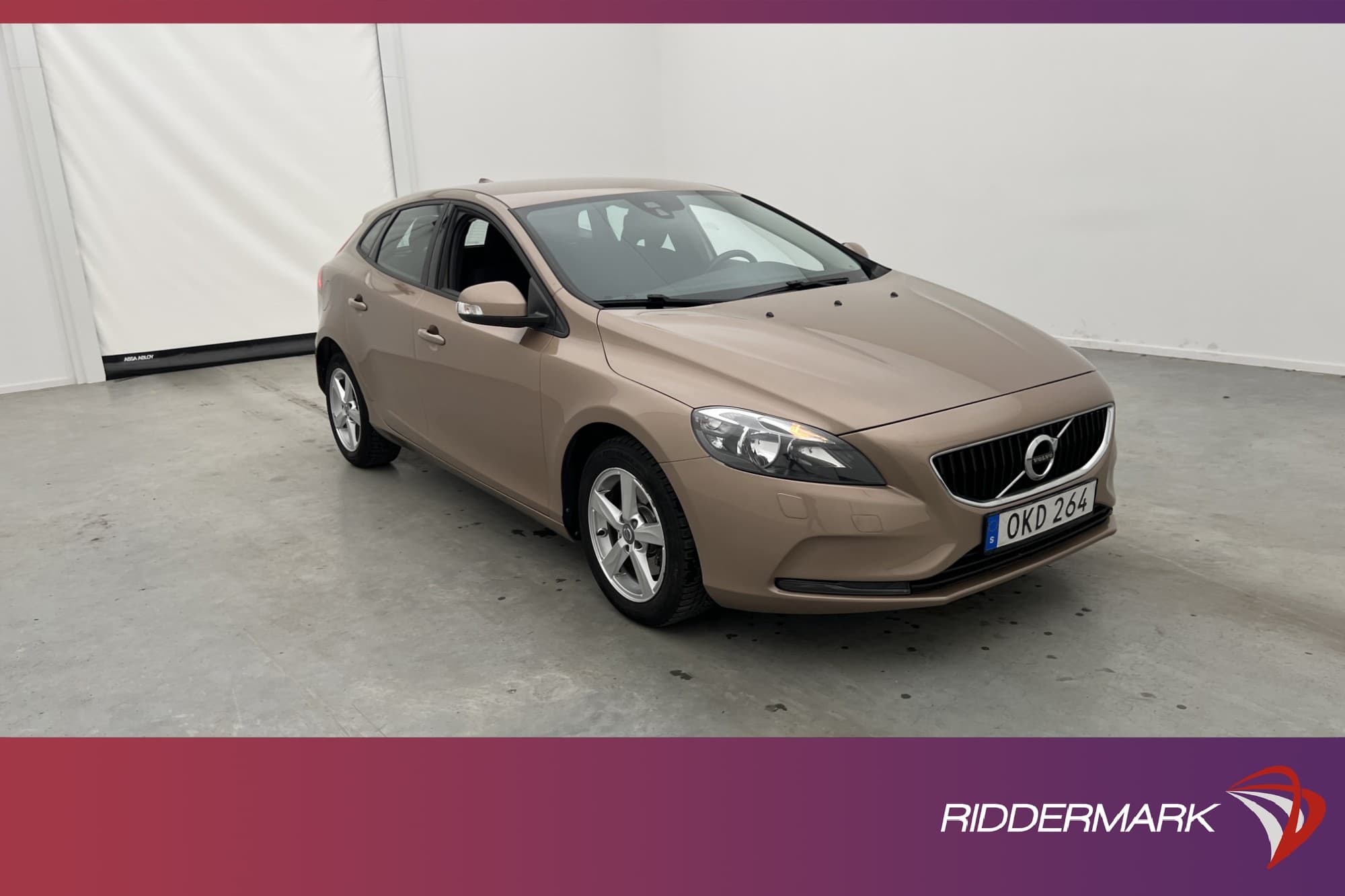 Volvo V40 T2 122hk