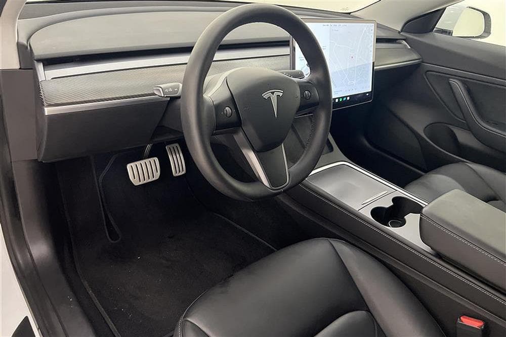 Tesla Model 3 Performance AWD Svensksåld Premiuminteriör