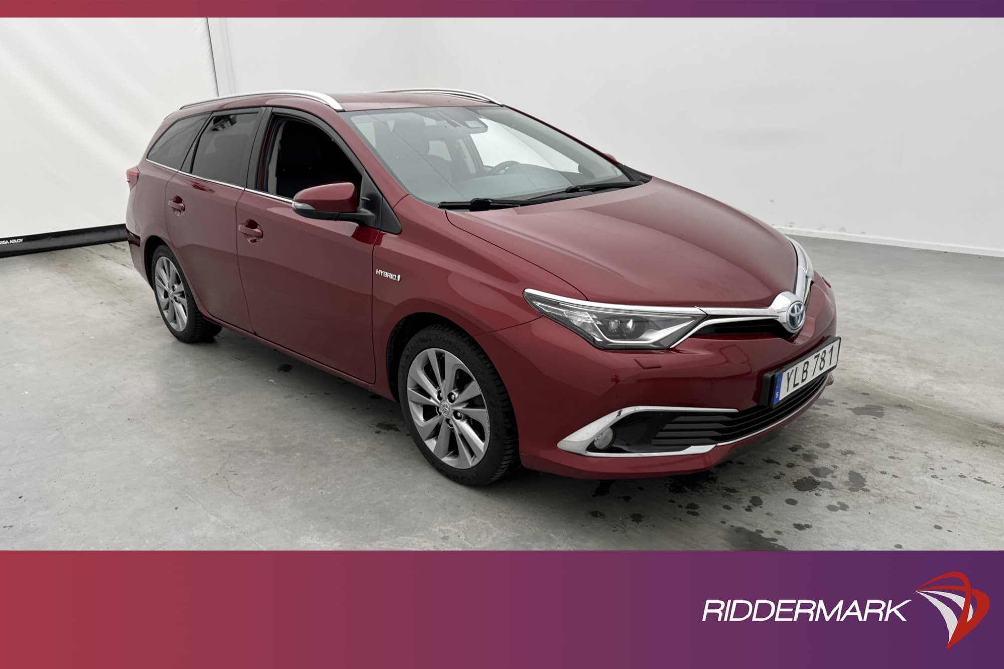 Toyota Auris Touring Hybrid 136hk