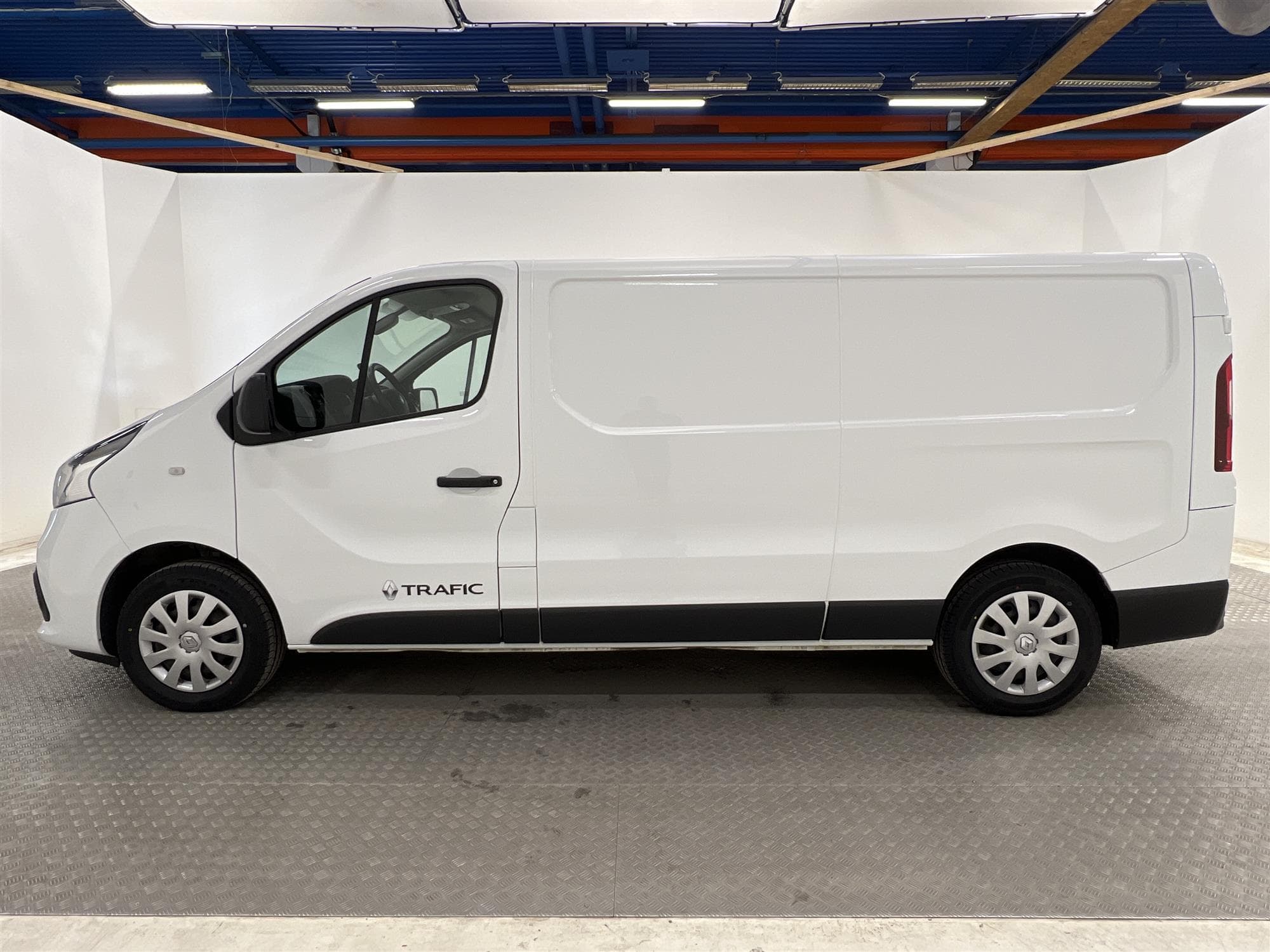 Renault Trafic 1.6 dCi Eu6 125hk L2 Värmare B-kam Drag Moms
