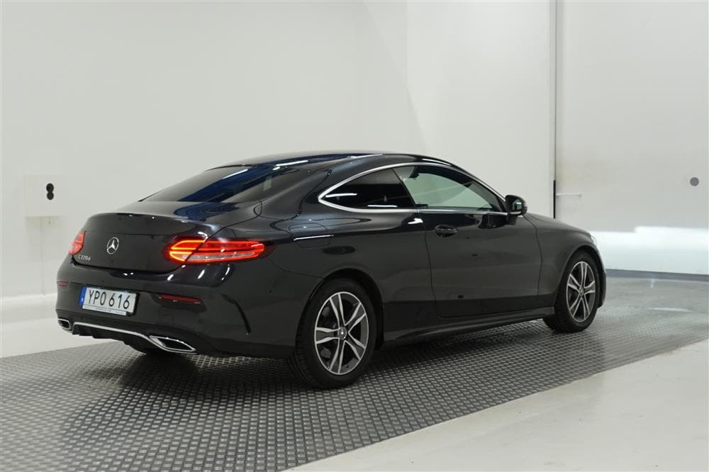 Mercedes-Benz C 220 d Coupé 194hk AMG Pano Burmester Cockpitexteriör