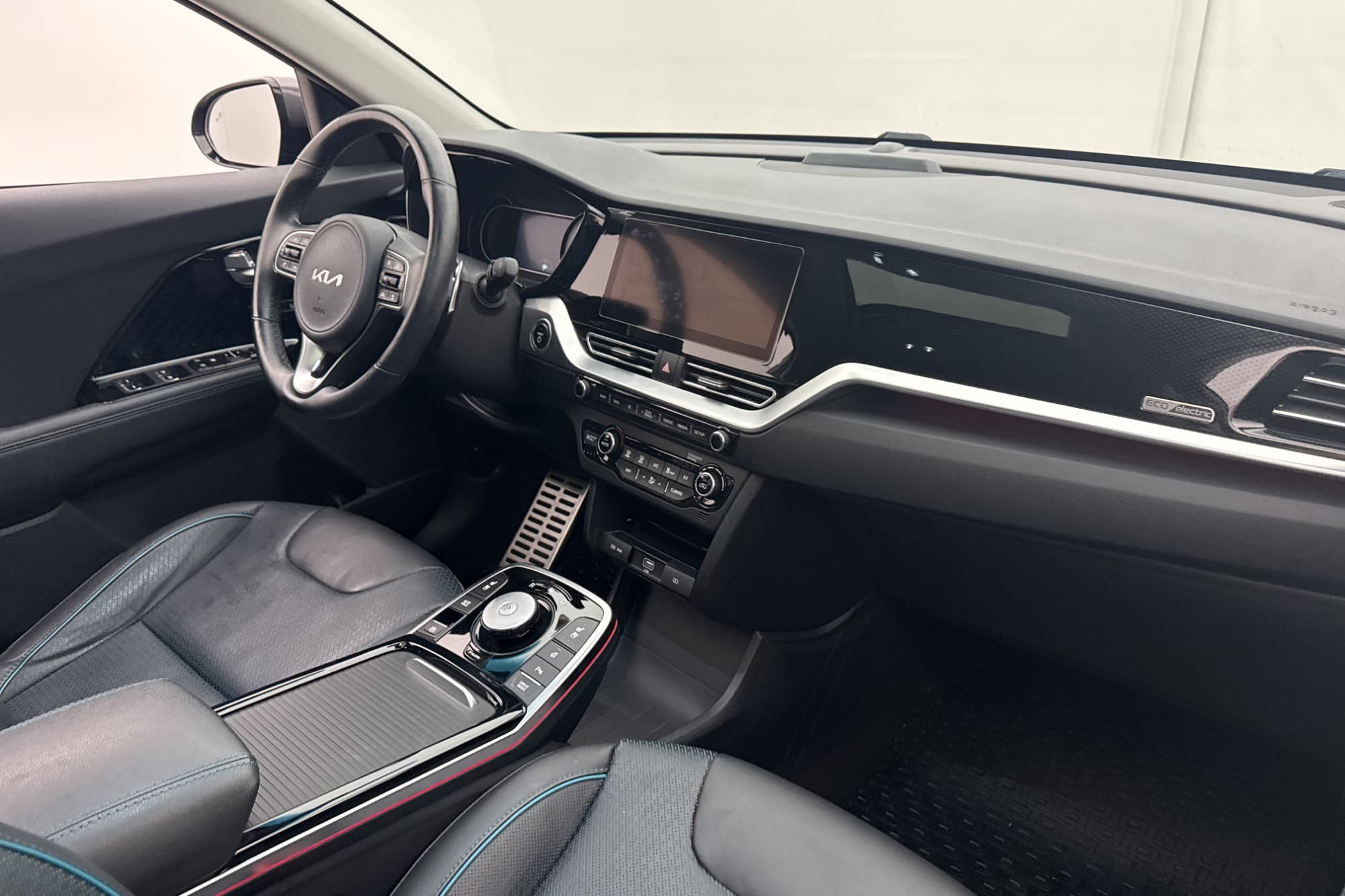 Kia E-Niro 64 kWh Advance Plus Tech Taklucka Kamera Skinn