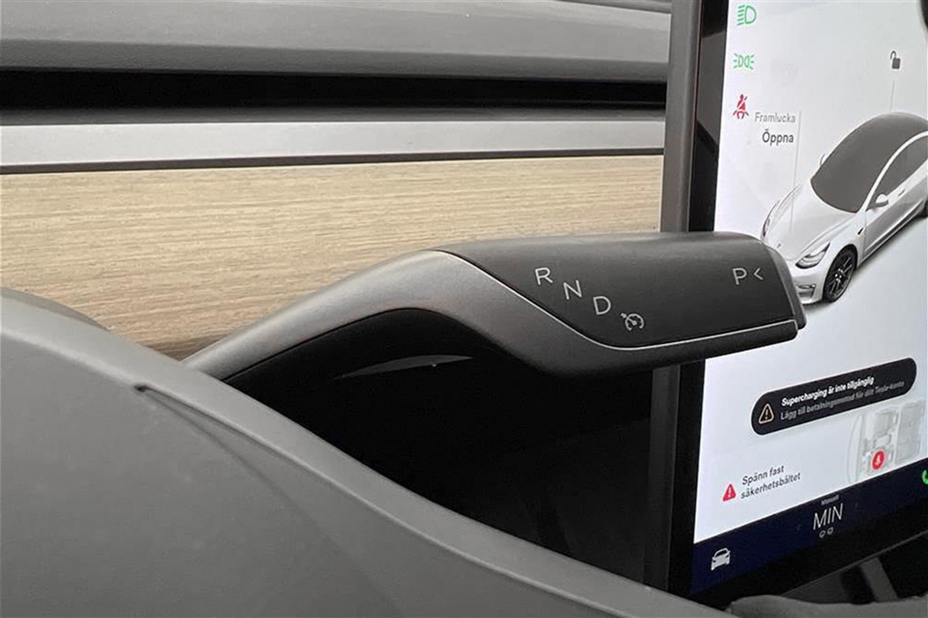 Tesla Model 3 Long Range AWD 440hk Svensksåld Premiuminteriör