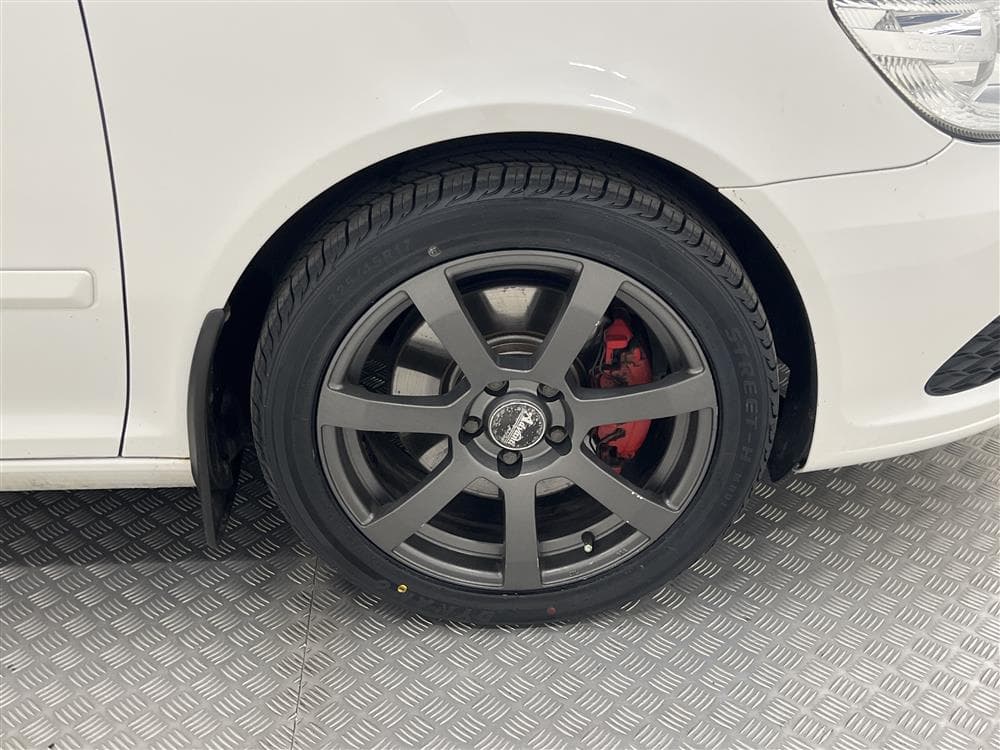 Skoda Octavia II RS 2.0 TSI 200hk Dragkrok Halvskinninteriör