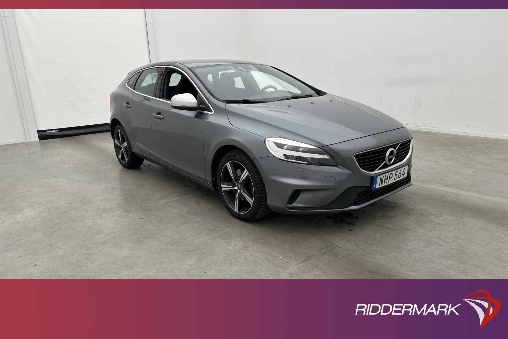Volvo V40 T2 122hk
