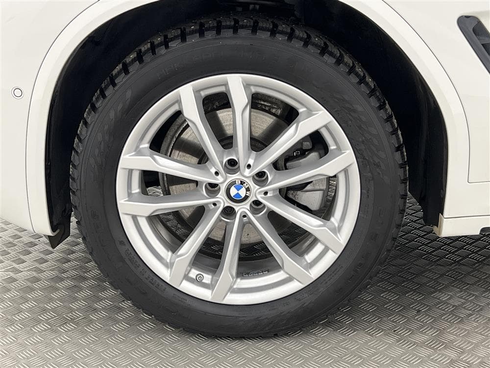 BMW X3 xDrive20d 190hk M Sport 360° D-värm HUD Navi Drag