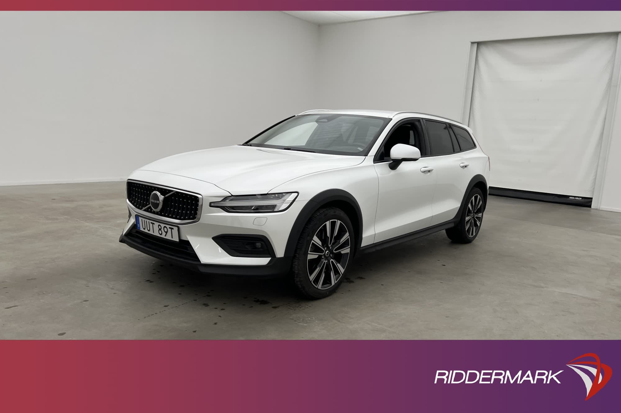 Volvo V60 Cross Country B4 AWD
