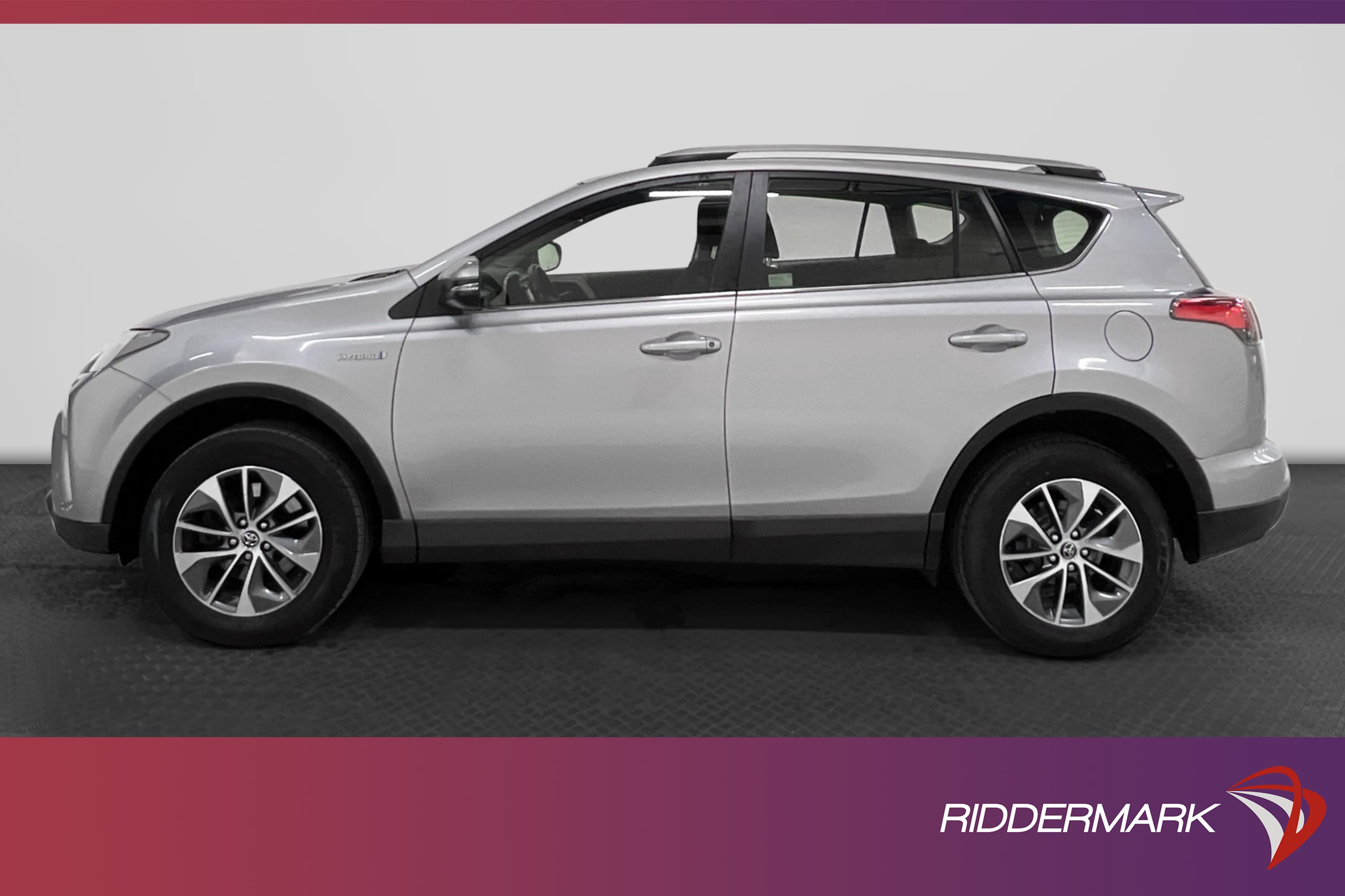 Toyota RAV4 Hybrid 2.5 197hk i-AWD B-Kam Nyservad 0,5l/mil