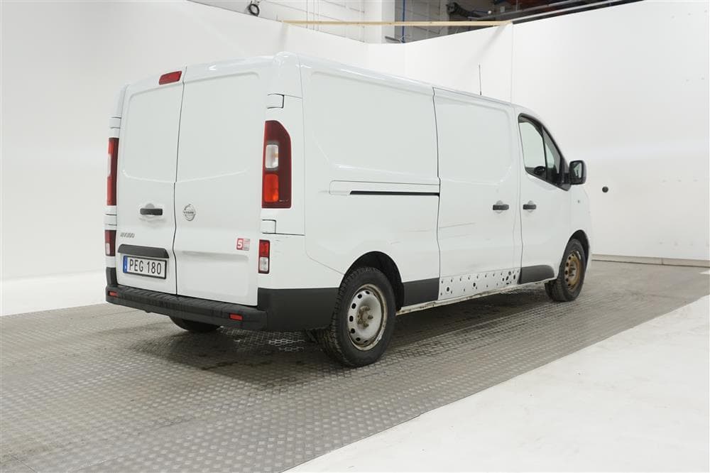 Nissan NV300 1.6 dCi 120hk Eu6 Lång Värmare Moms 
