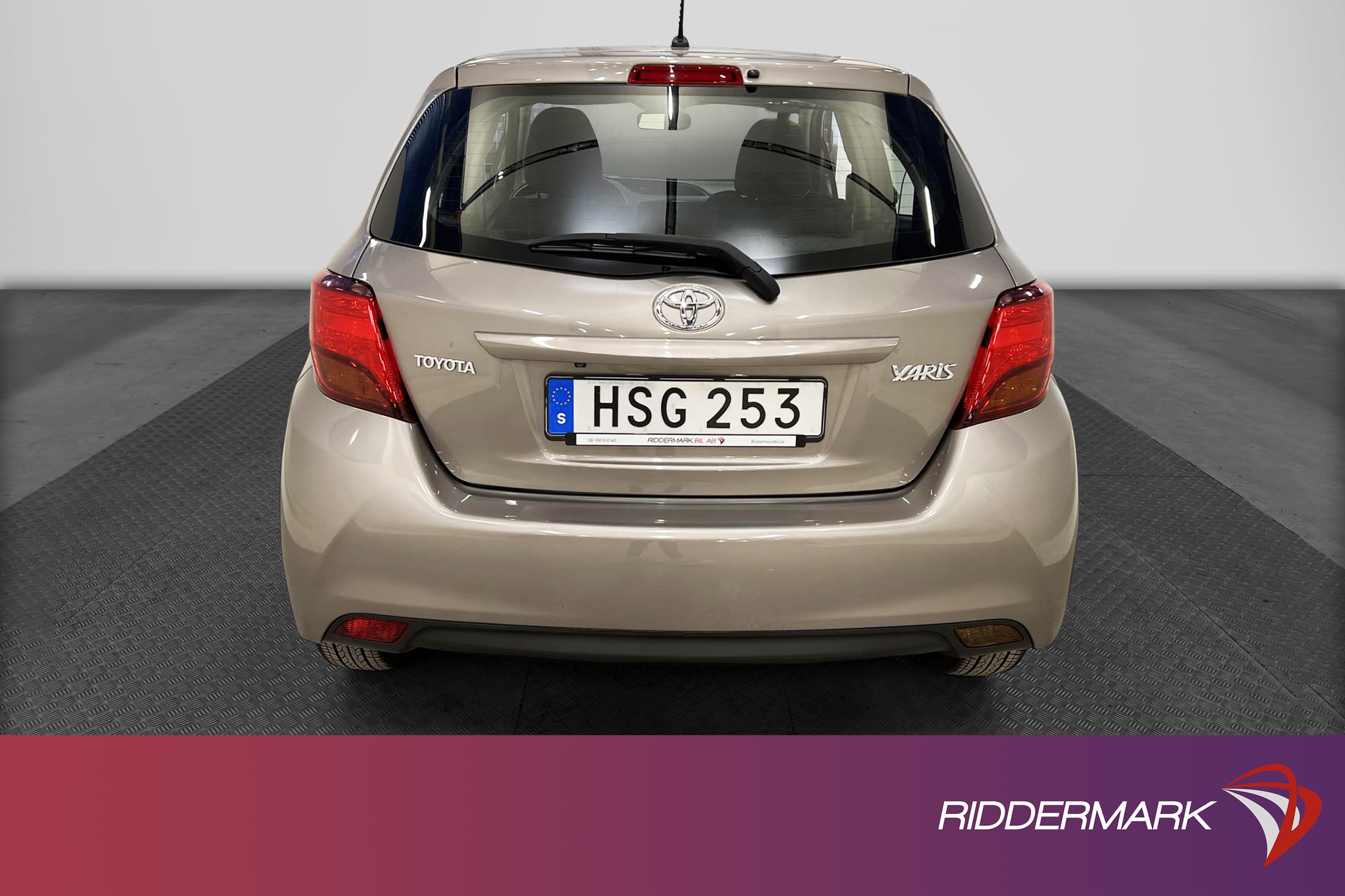 Toyota Yaris 1.33 99hk B-Kamera 426kr Skatt 0,49L/mil