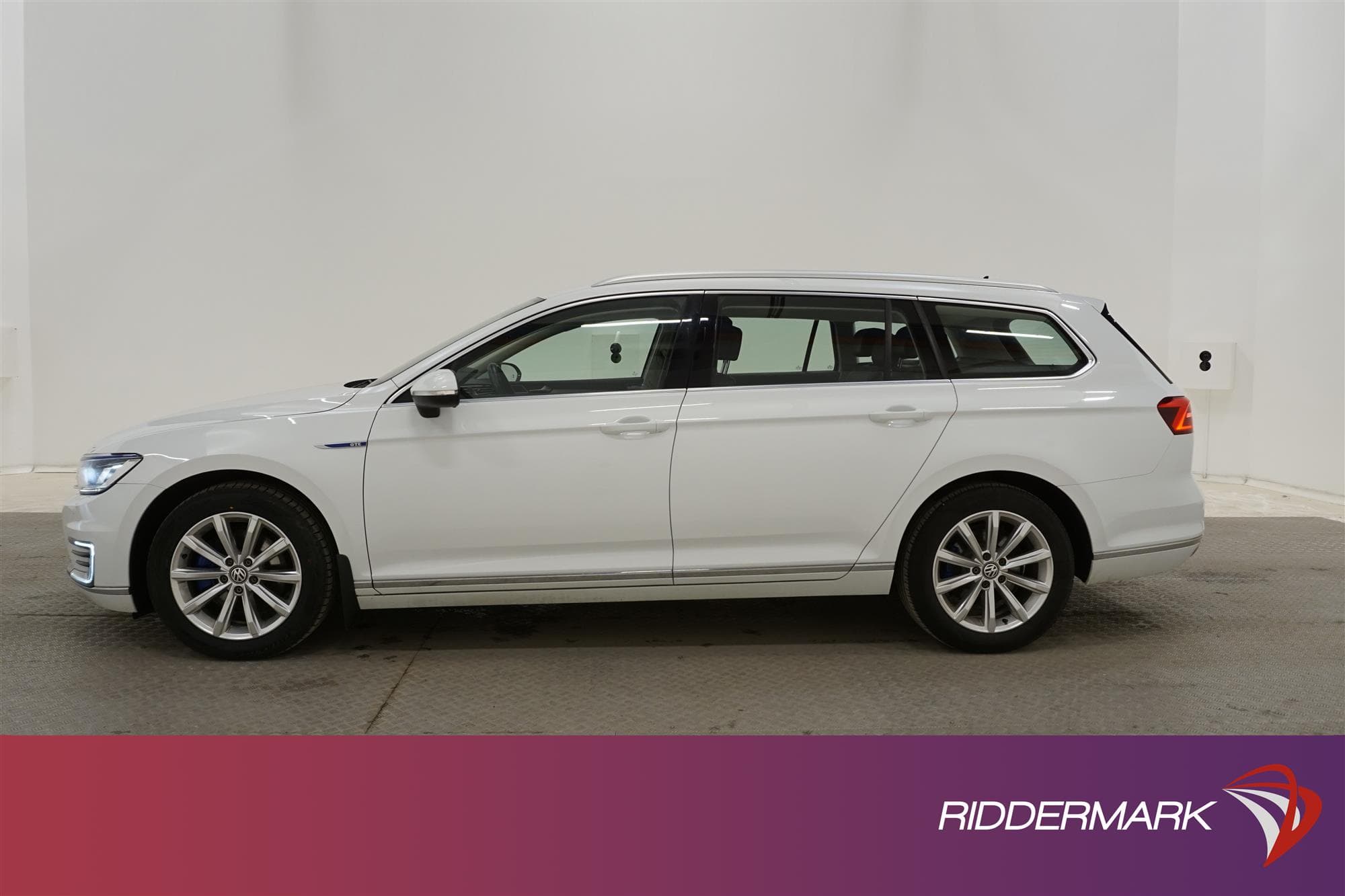 Volkswagen Passat GTE 218hk