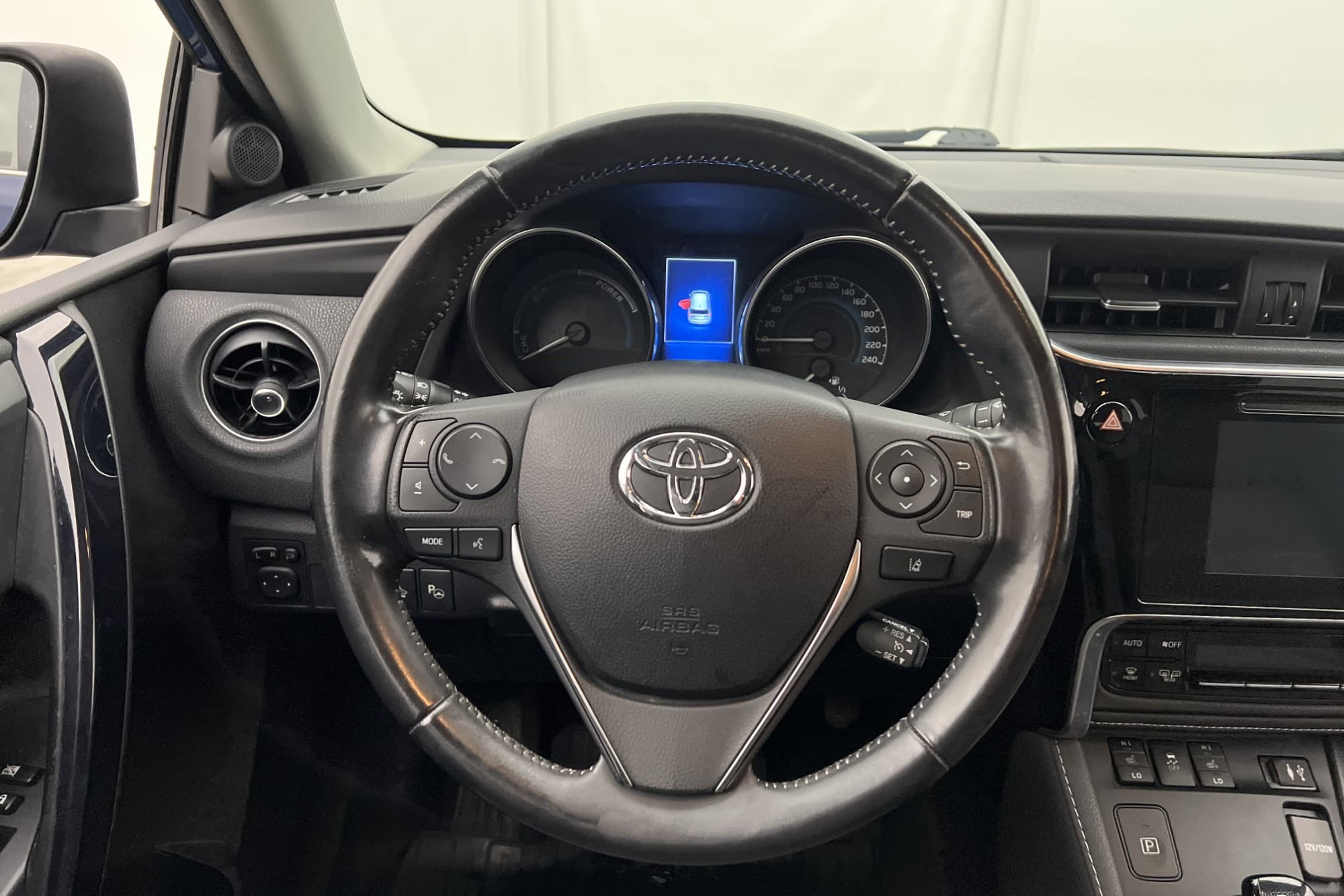 Toyota Auris Hybrid 136hk Executive Kamera Navi Halvskinn