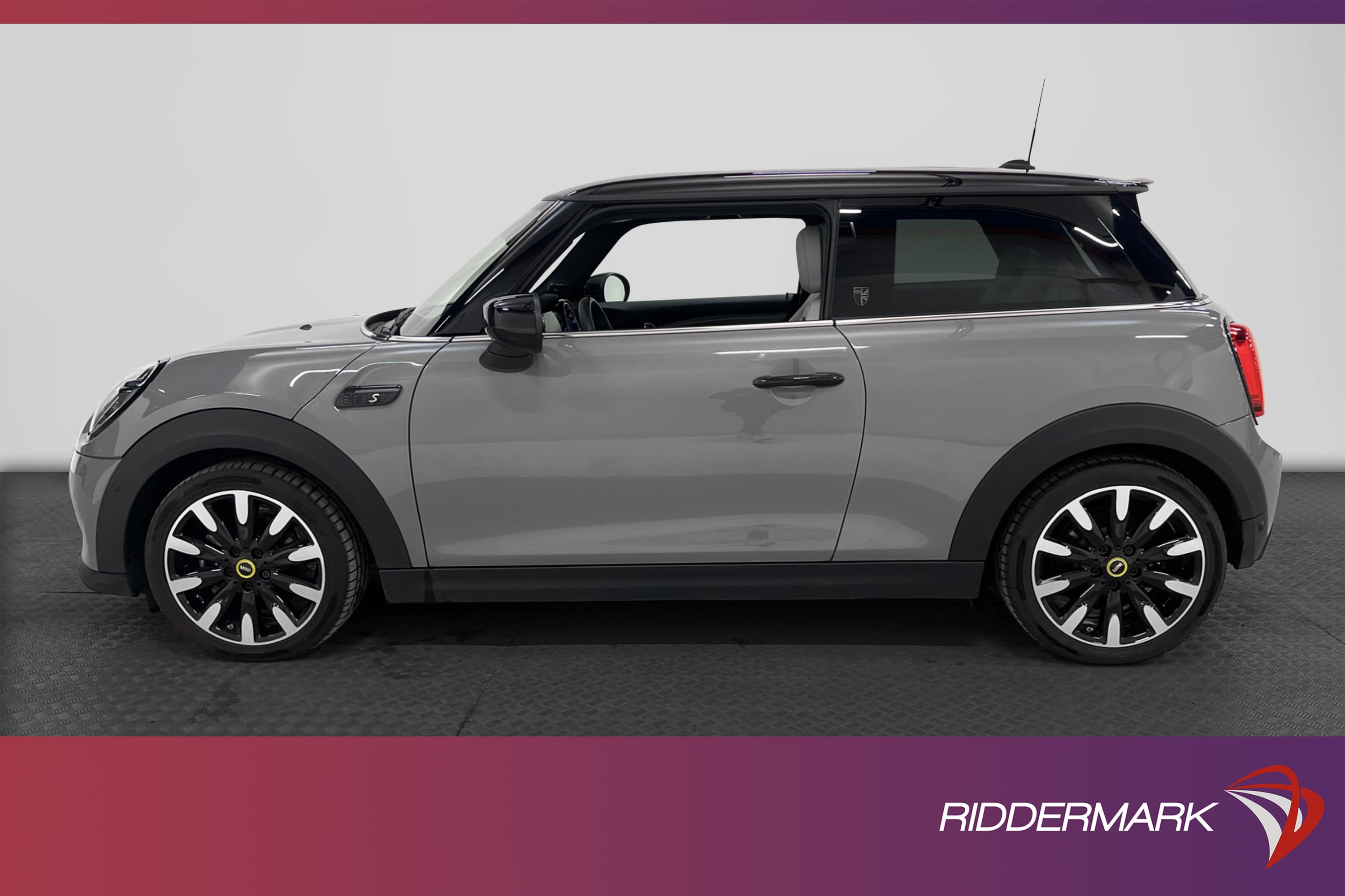 MINI Cooper SE 32.6 kWh 184hk Maximise Pano H/K Backkamera