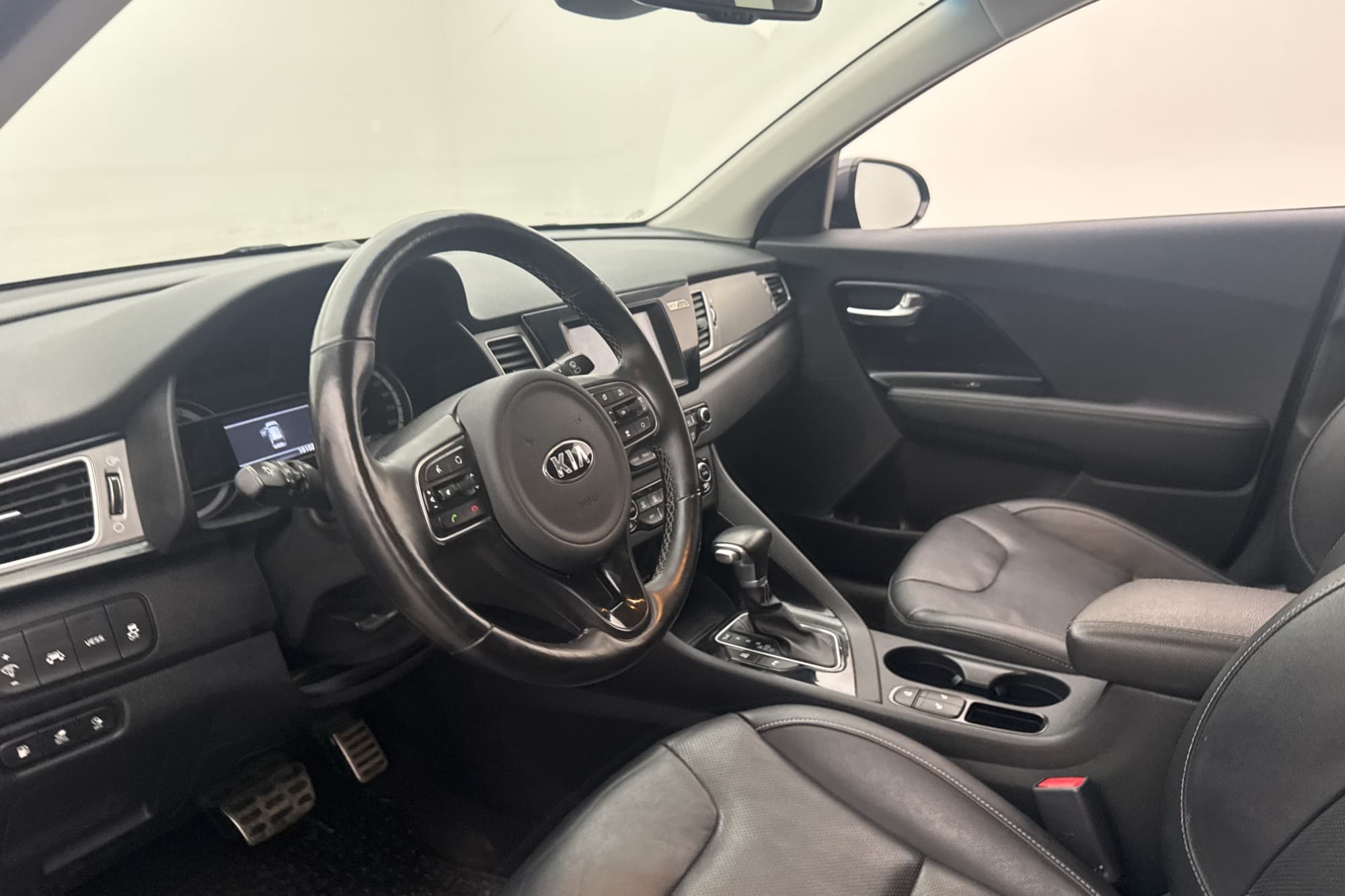 Kia Niro P-HEV 141hk Advance Plus 2 Kamera Skinn Navi Drag